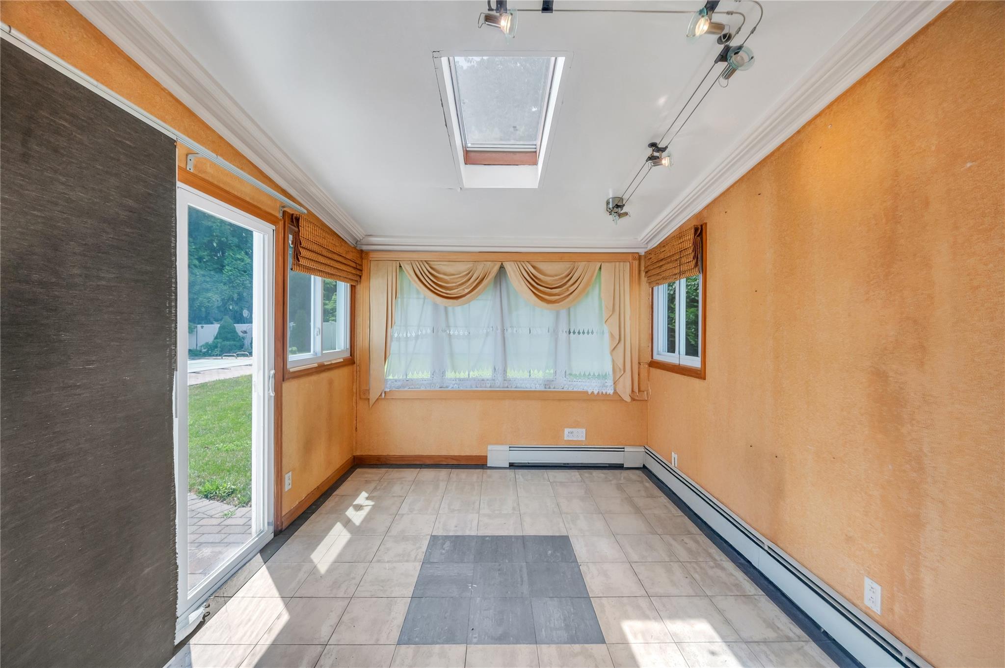 #6 photo, 8 Brenner Road, サフォーク郡 Coram , NY 11727