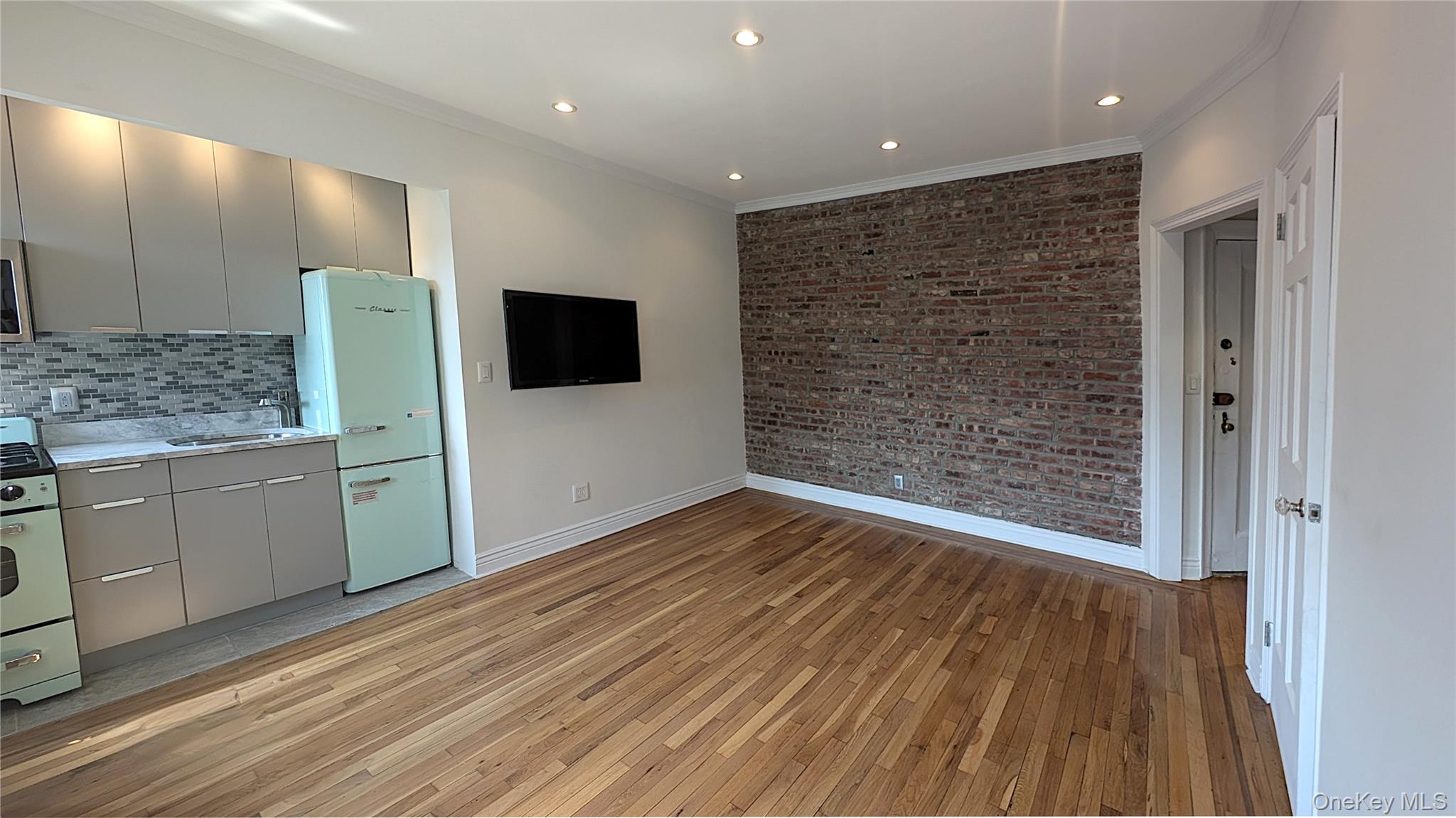 #6 photo, 44-14 Newtown Road, Astoria , NY 11103