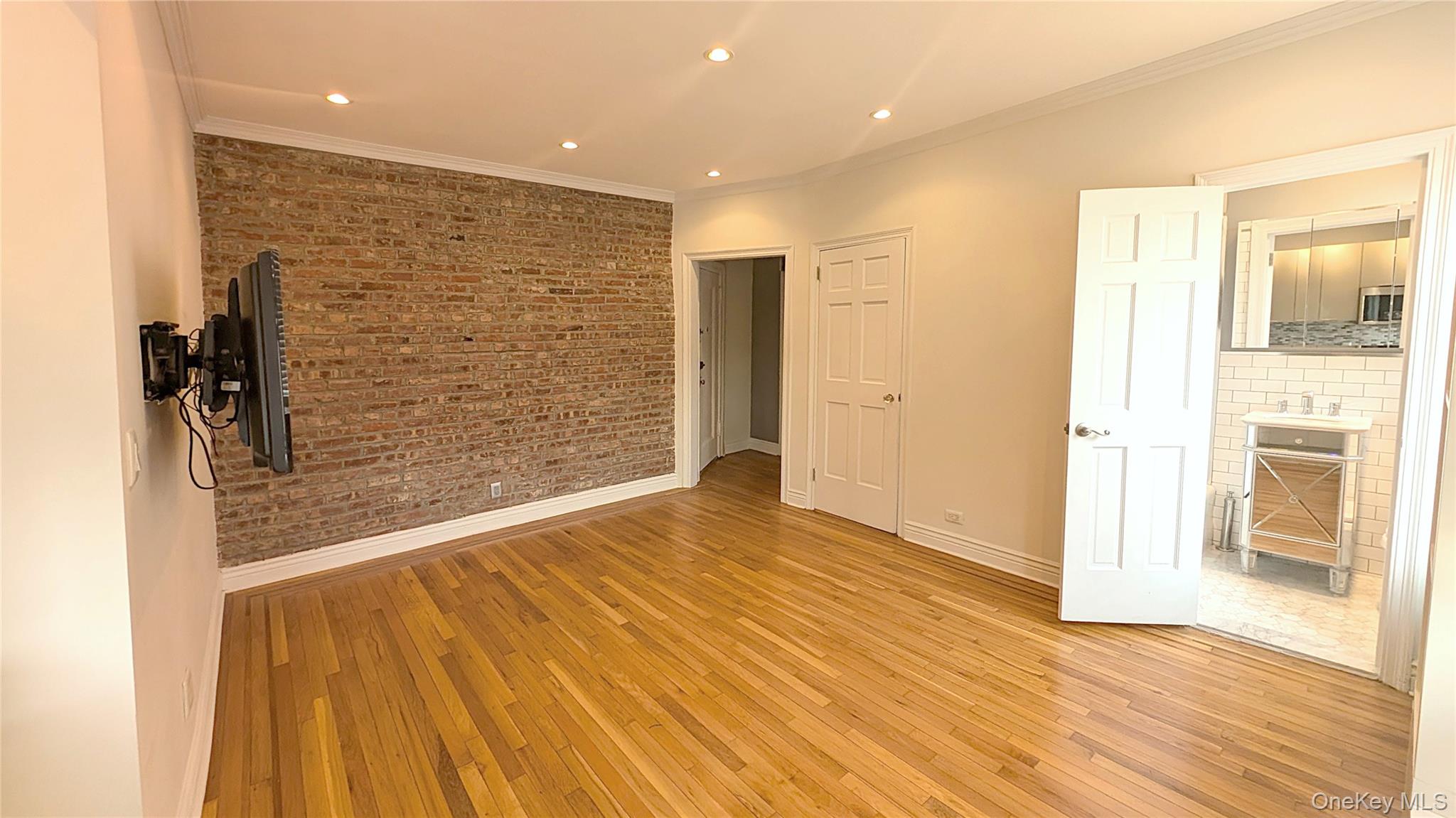 #7 photo, 44-14 Newtown Road, Astoria , NY 11103