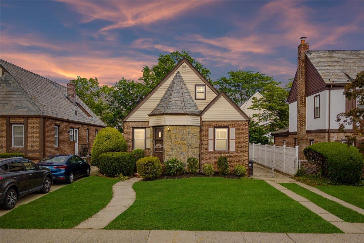 #1 photo, 48-31 212th Street, كوينز Bayside , NY 11364