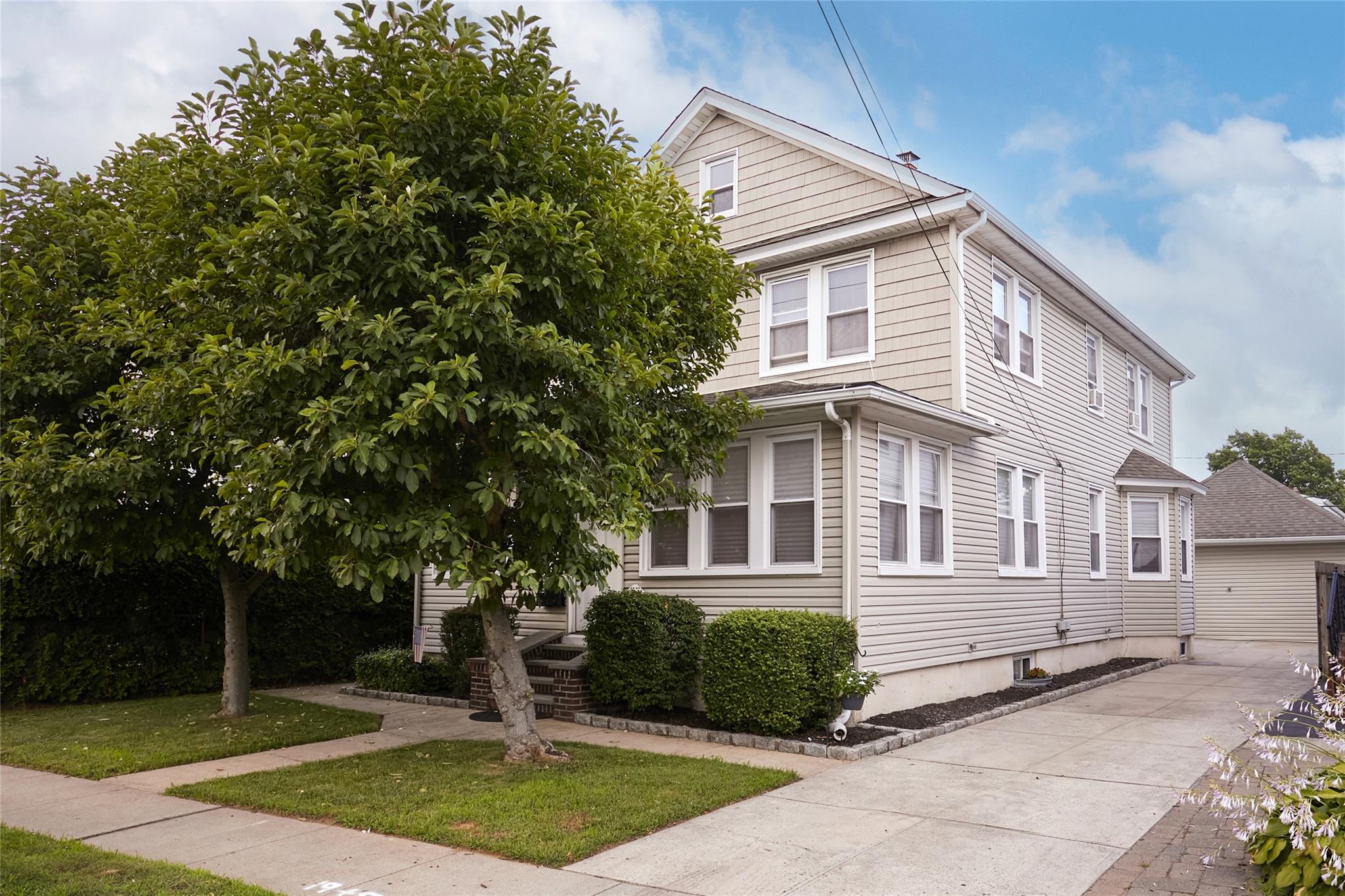 #1 photo, 520 Lakeville Road, 長島 New Hyde Park , NY 11040