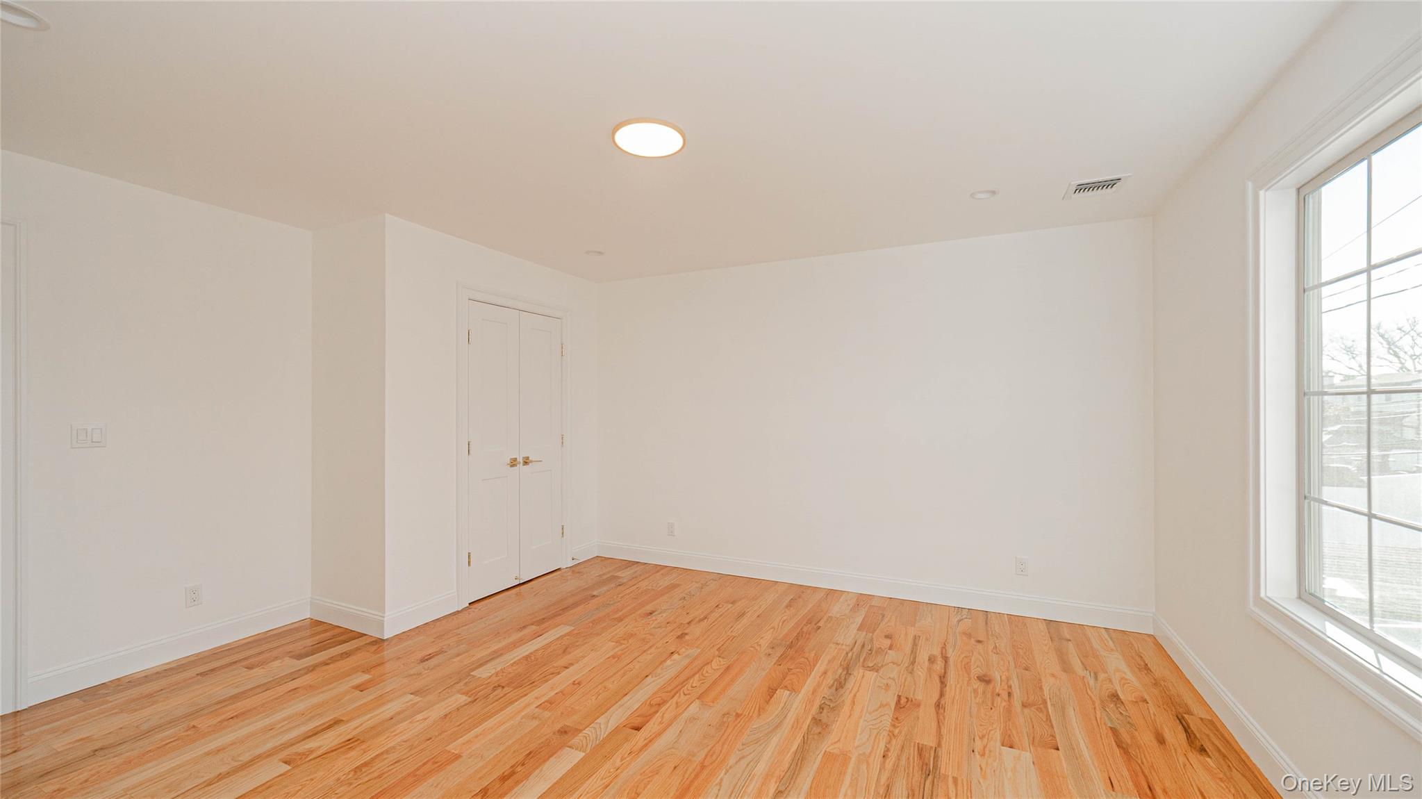 #13 photo, 102 Cotton Lane, 長島 Levittown , NY 11756