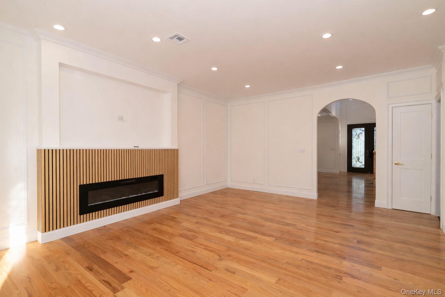 #8 photo, 102 Cotton Lane, 長島 Levittown , NY 11756