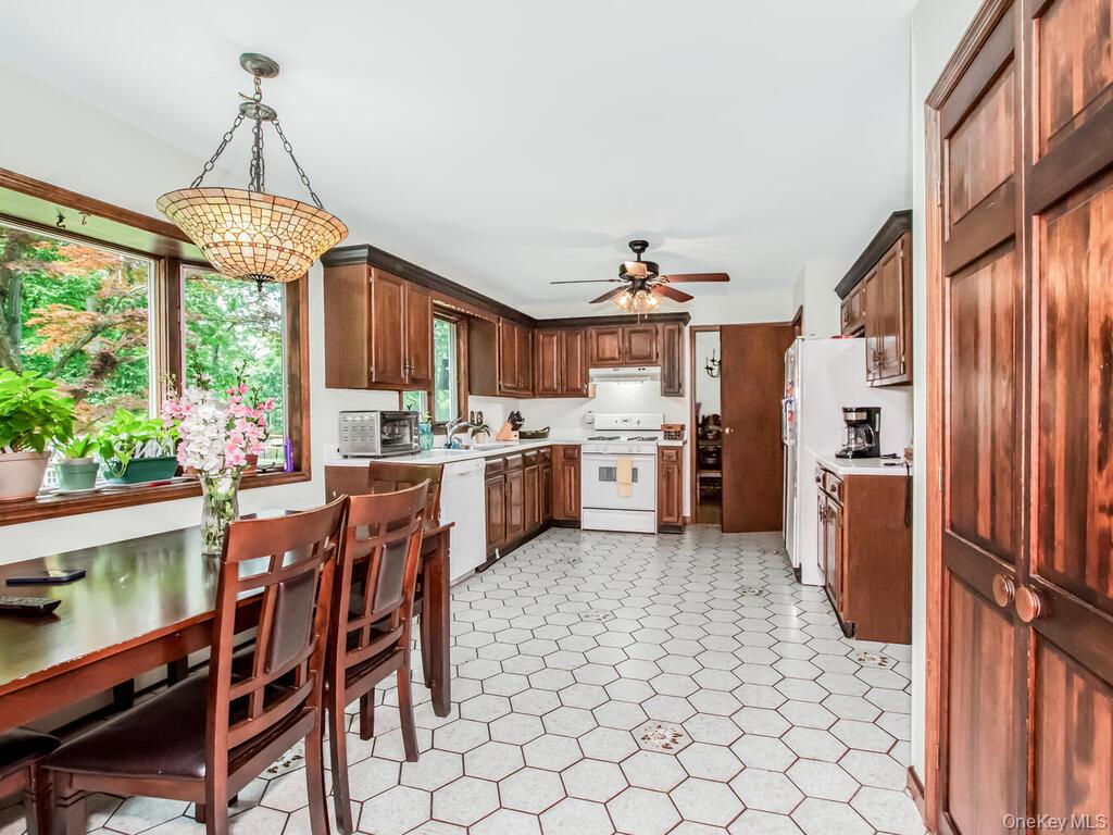 #6 photo, 113 Buckberg Road, Tomkins Cove , NY 10980