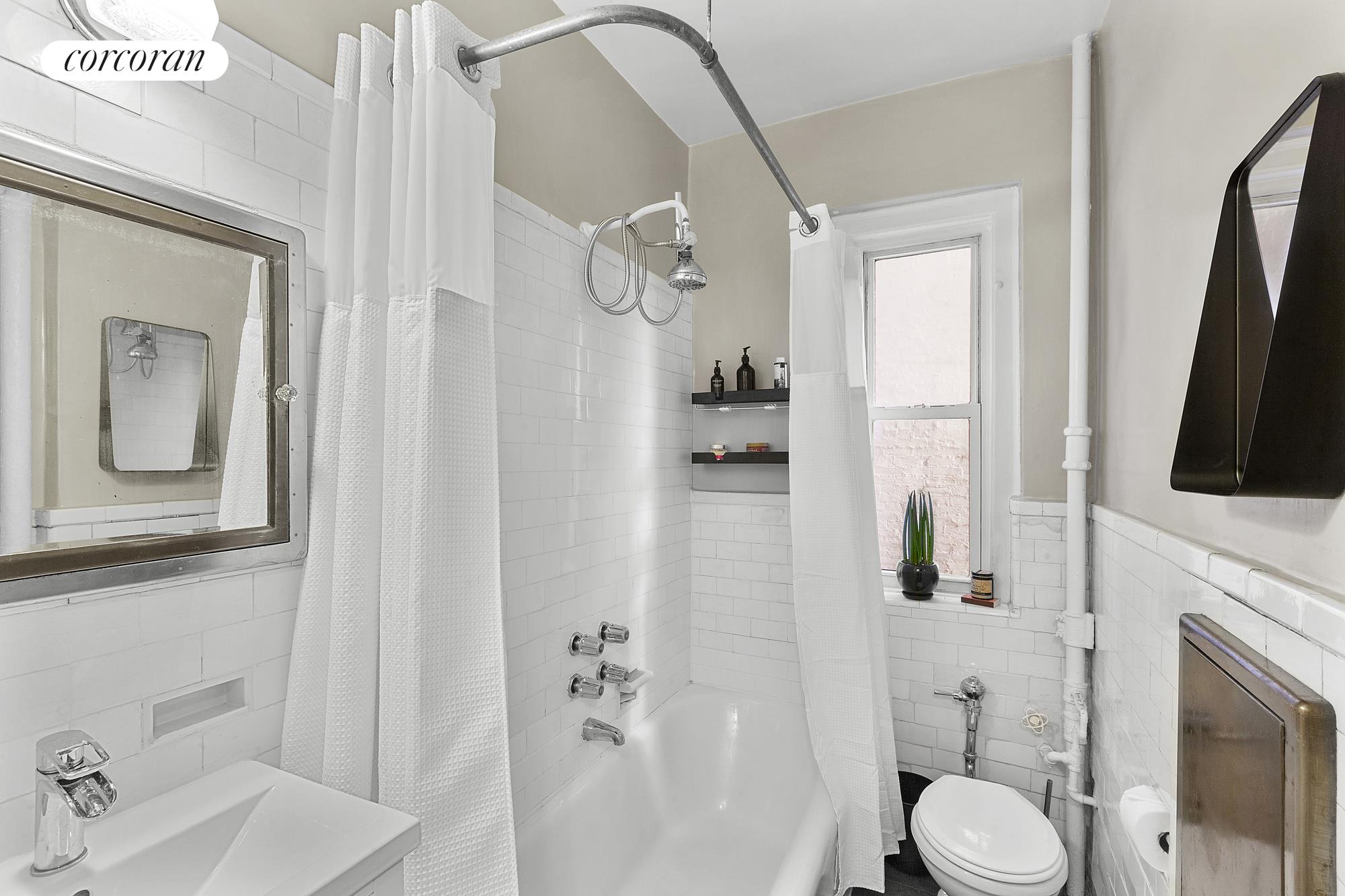 #5 photo, 140 E 95TH Street, マンハッタン Carnegie Hill , NY 10128