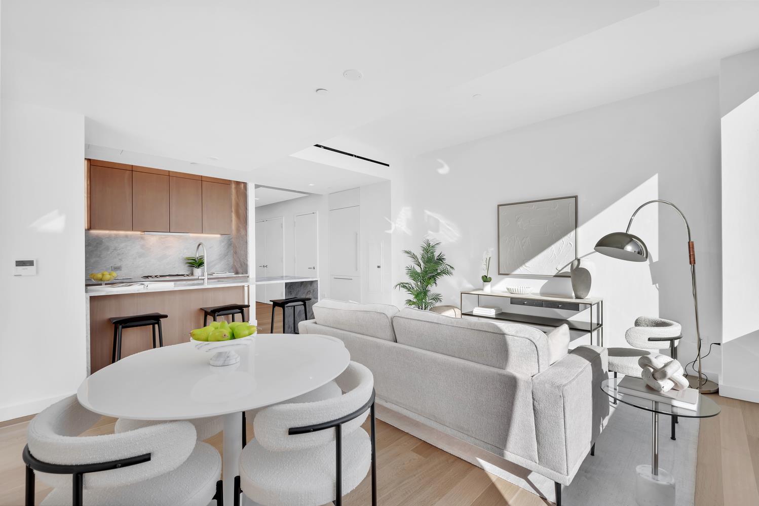 #4 photo, 611 W 56TH Street, マンハッタン Hells Kitchen , NY 10019