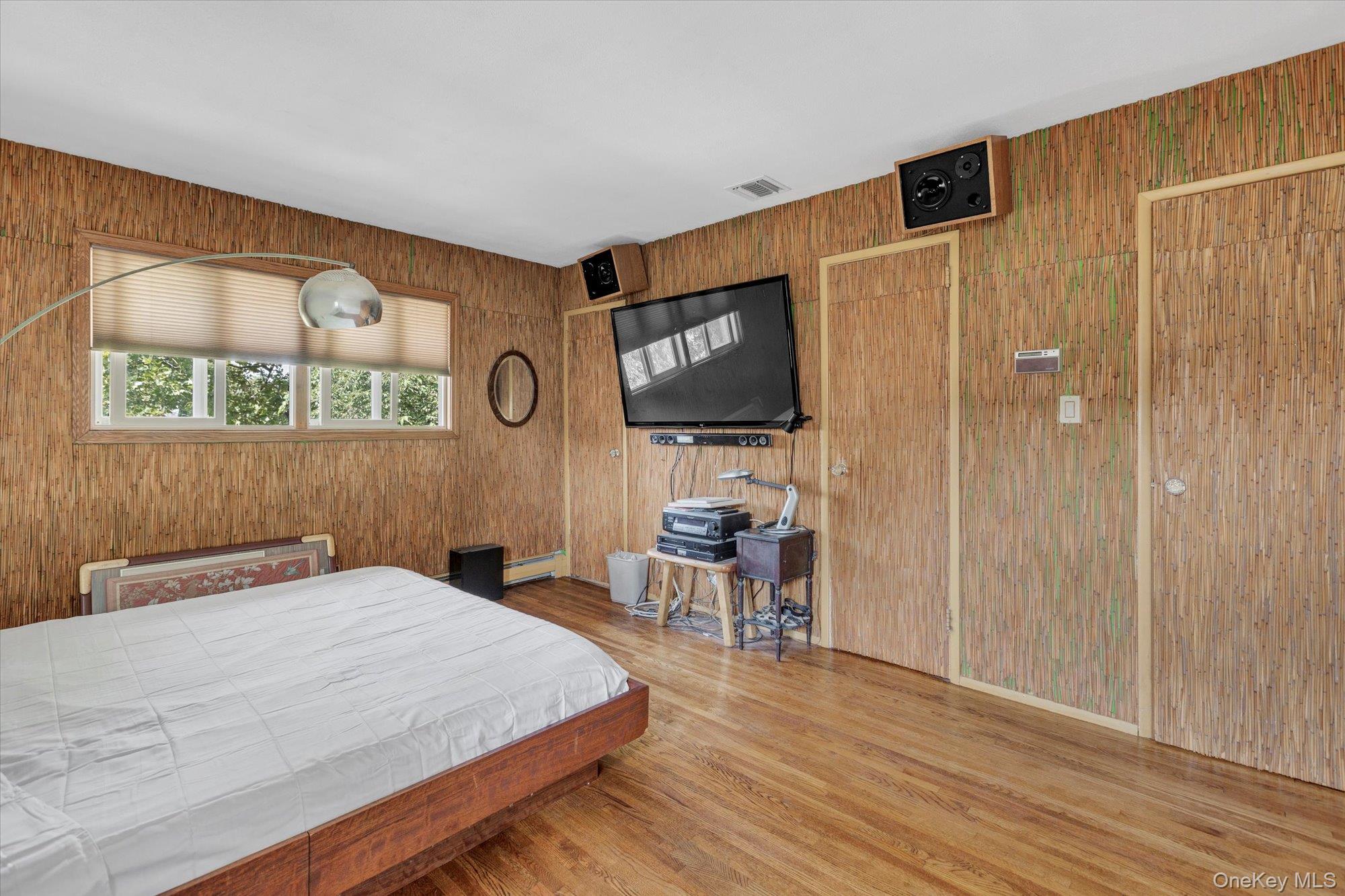 #16 photo, 19 Clearland Road, Syosset , NY 11791