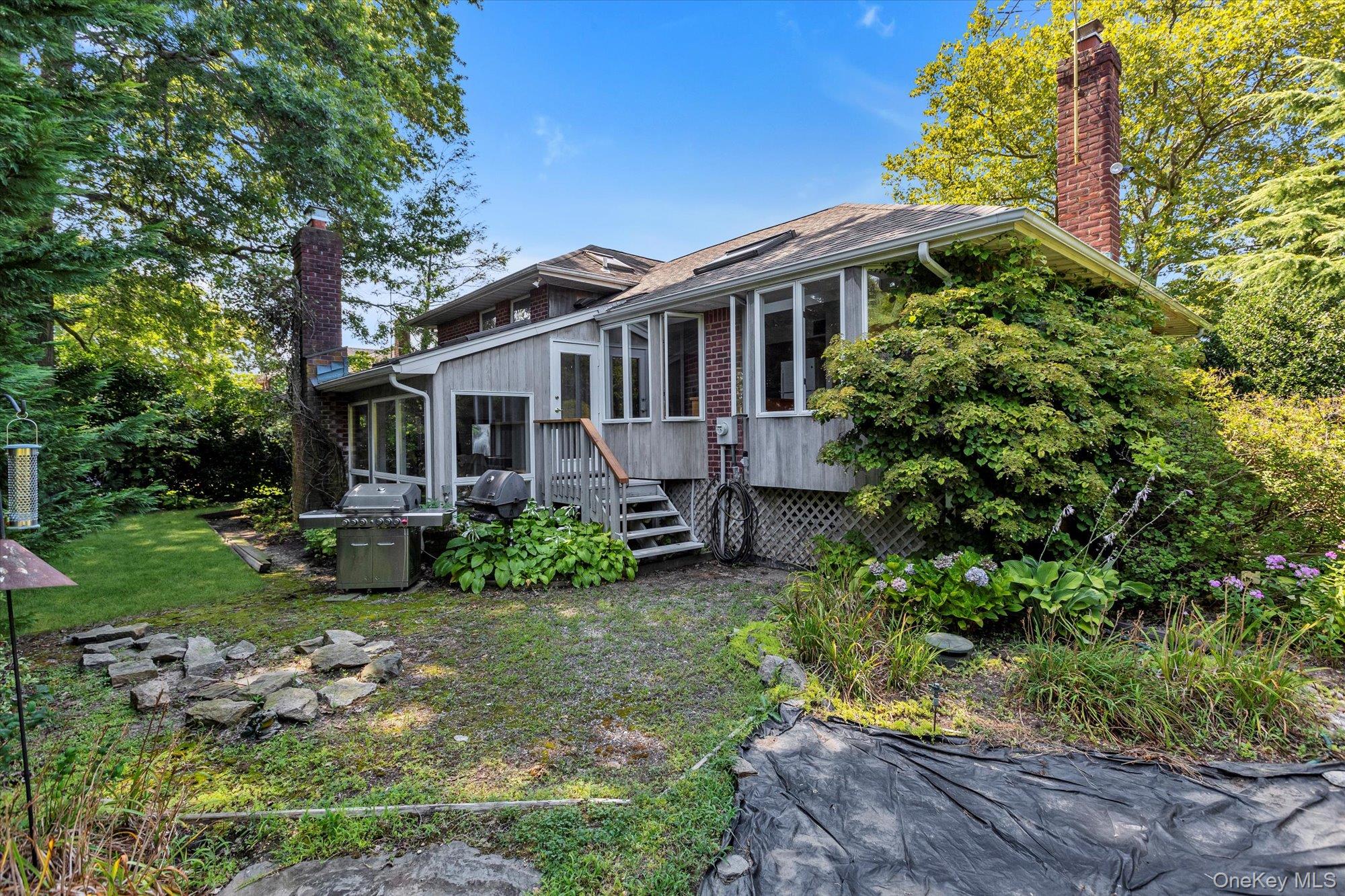 #20 photo, 19 Clearland Road, Syosset , NY 11791