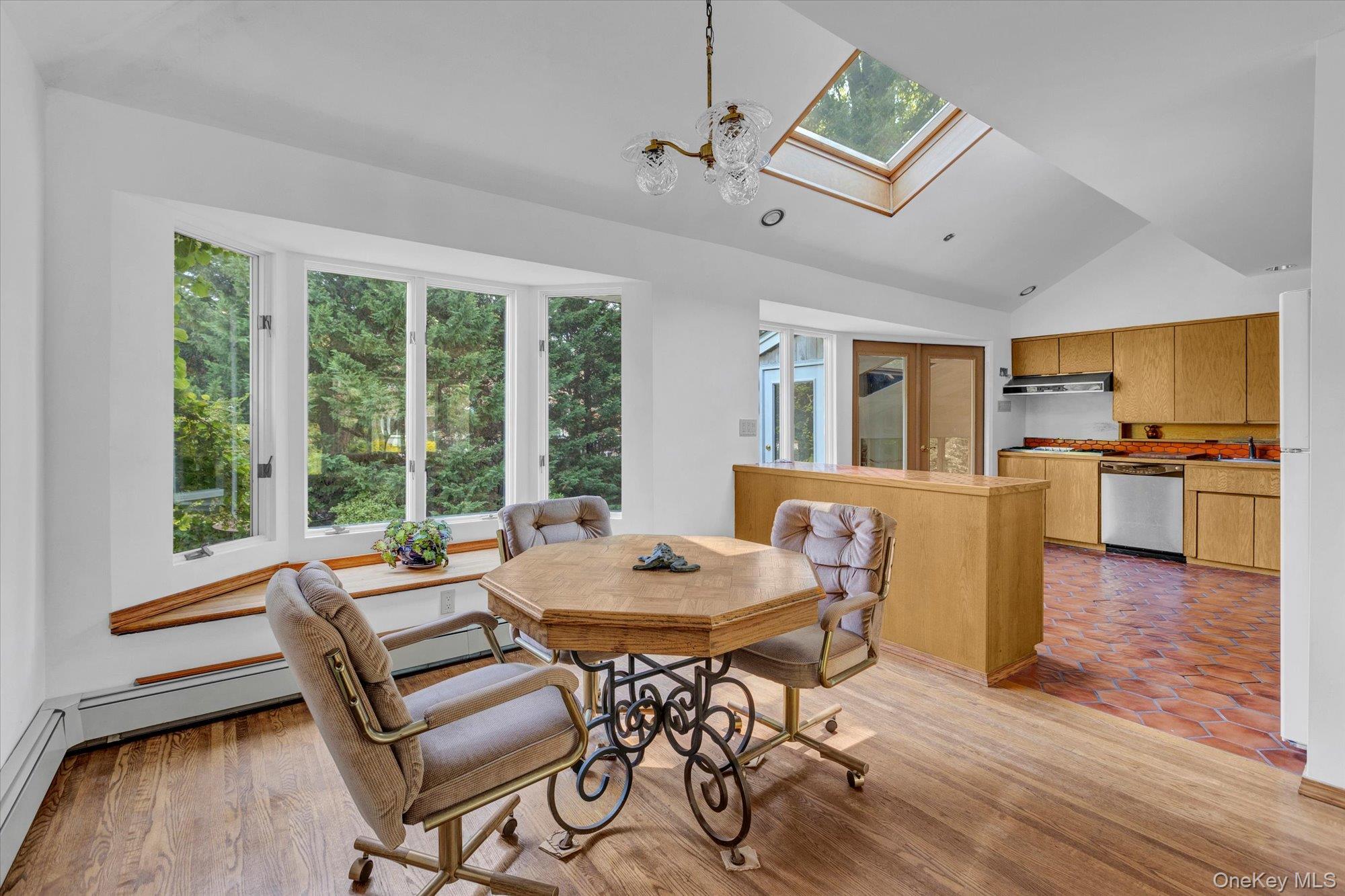 #8 photo, 19 Clearland Road, Syosset , NY 11791