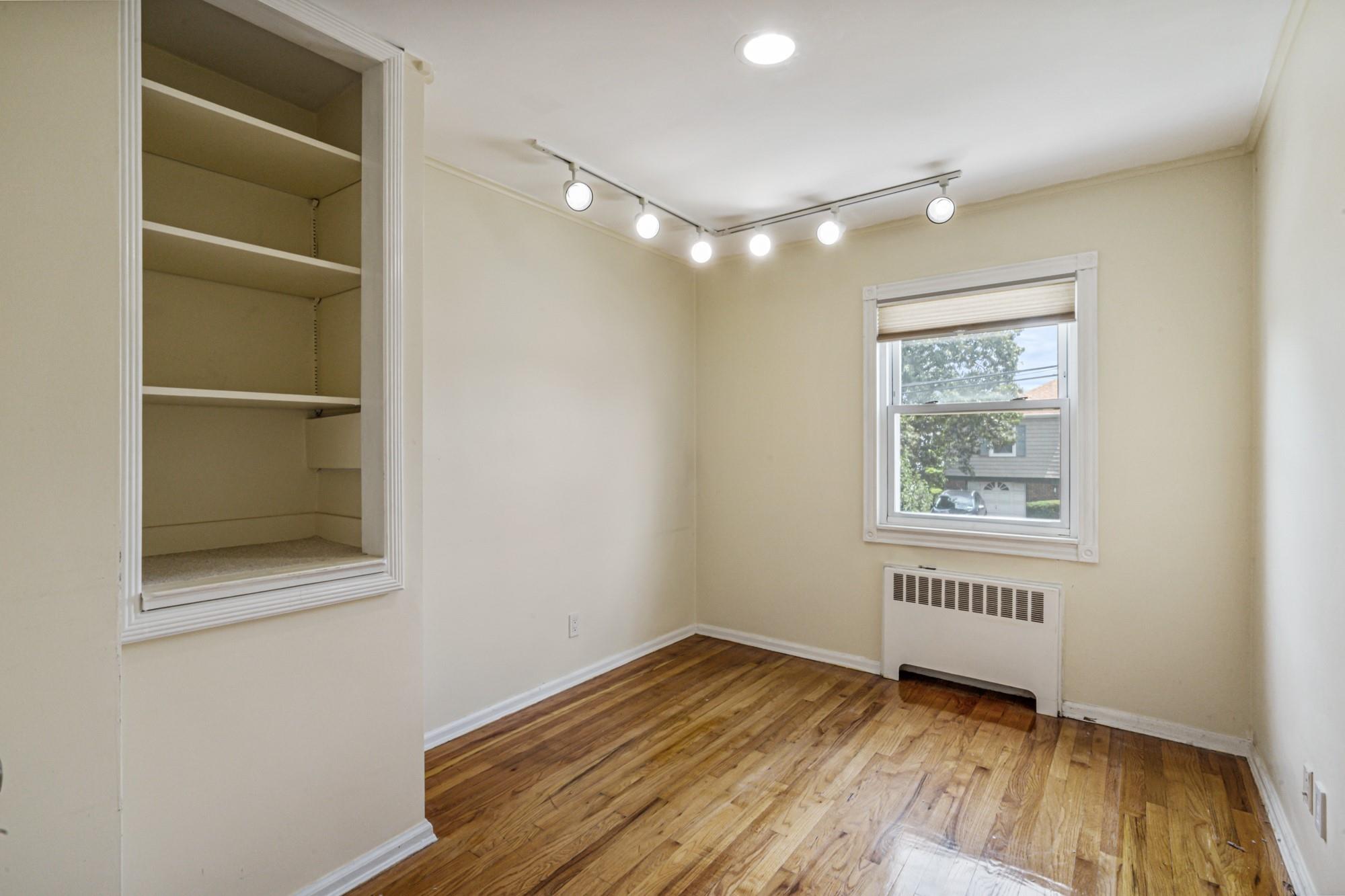 #15 photo, 567 Oxford Road, ナッソー郡 Cedarhurst , NY 11516