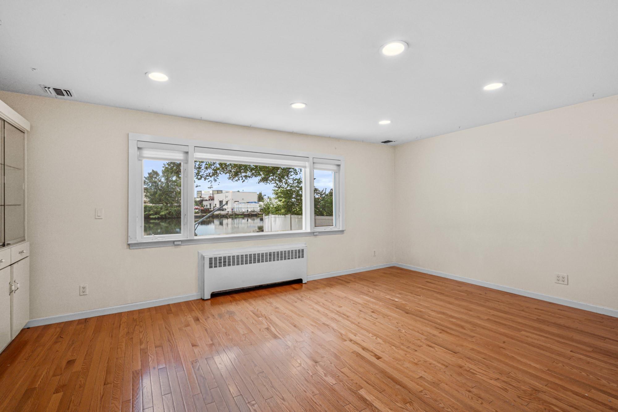 #6 photo, 567 Oxford Road, ナッソー郡 Cedarhurst , NY 11516