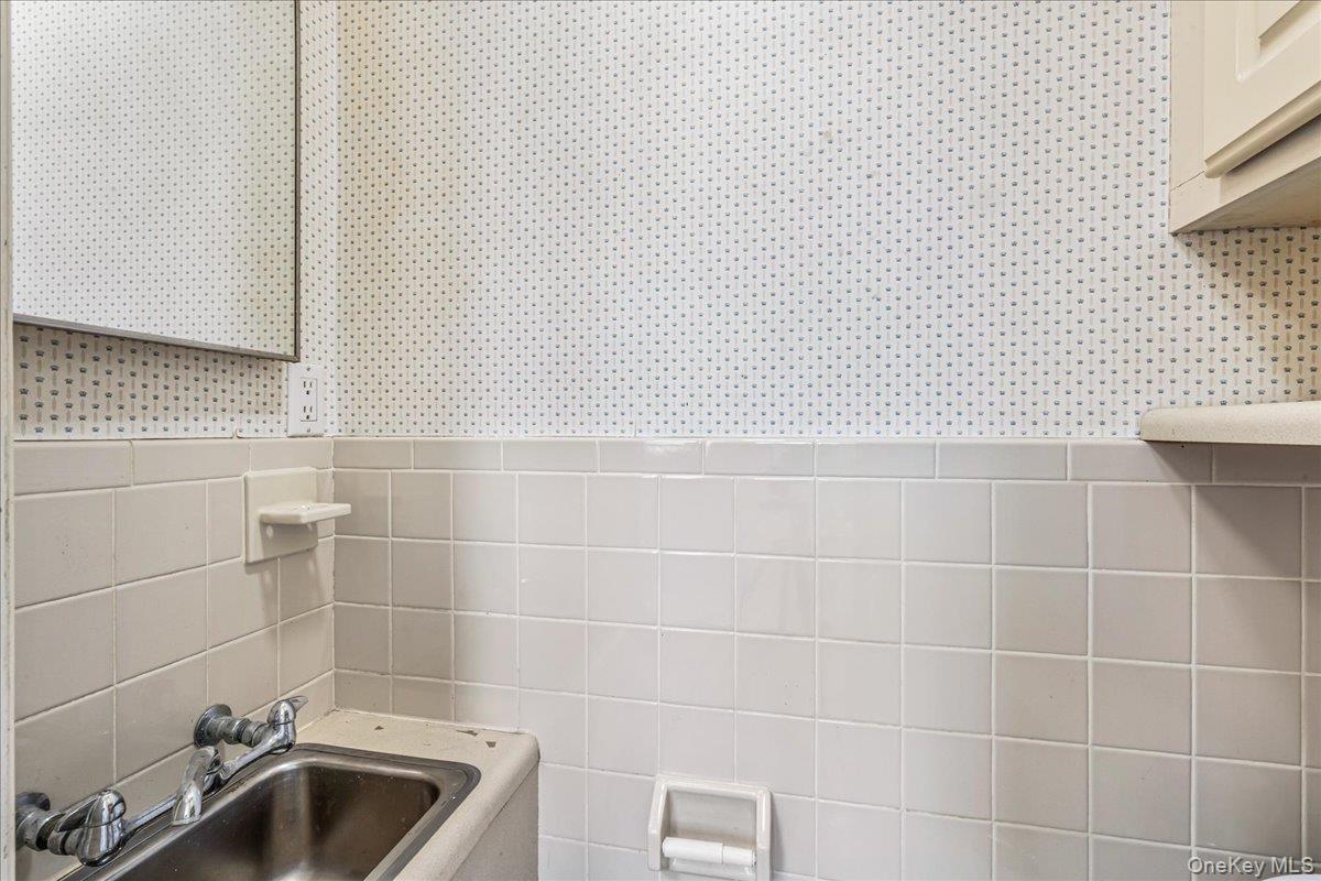 #13 photo, 3337 204th Street, Bayside , NY 11361