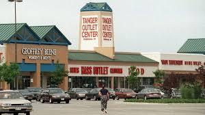 #8 photo, 2009 Old Country Road, サフォーク郡 Riverhead , NY 11901