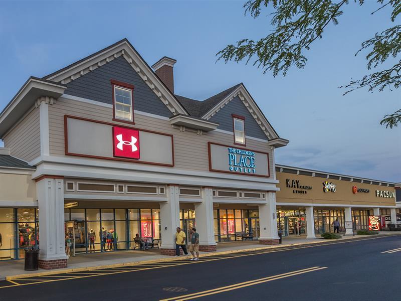 #9 photo, 2009 Old Country Road, サフォーク郡 Riverhead , NY 11901