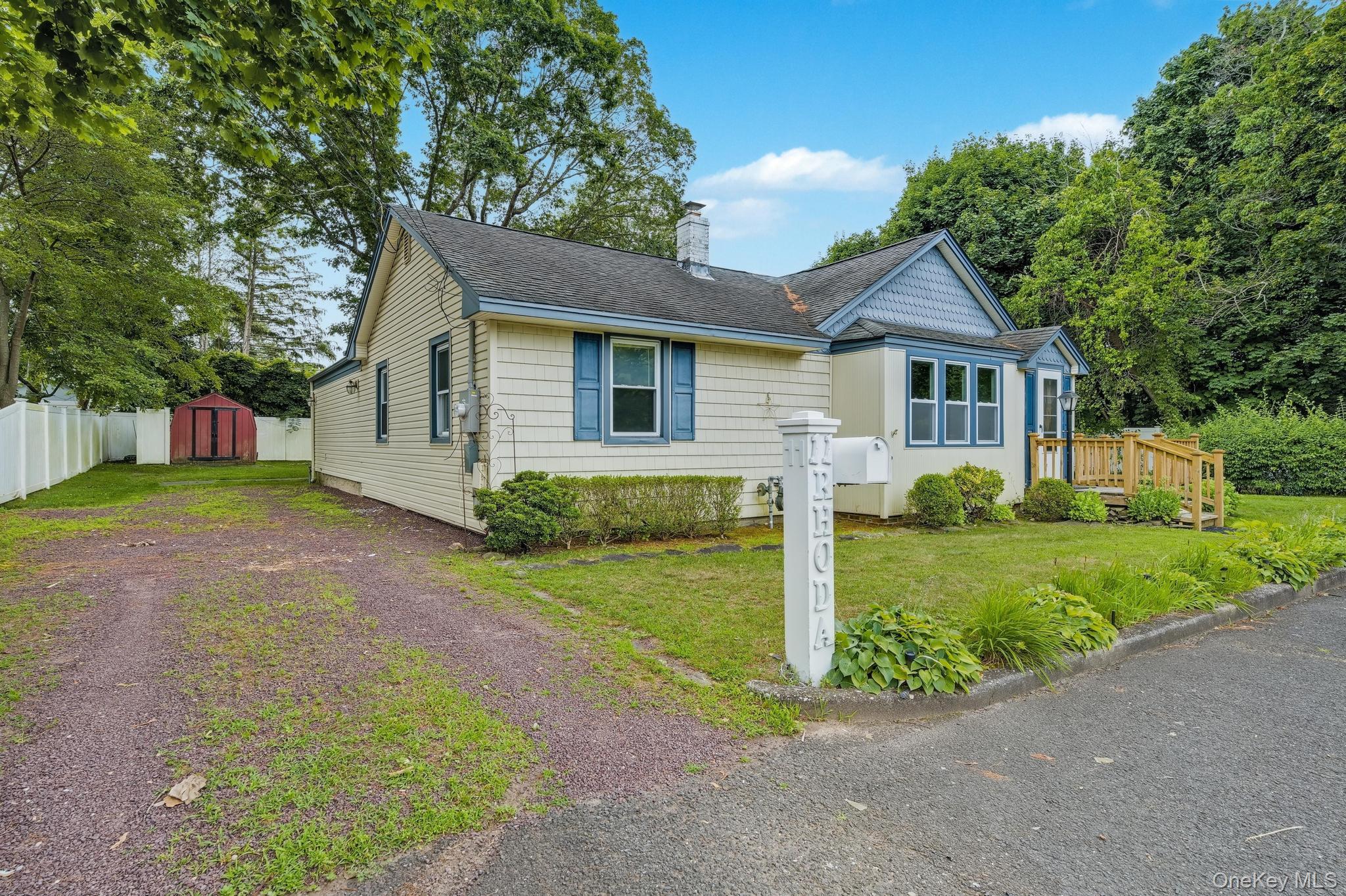 #2 photo, 11 Rhoda Avenue, サフォーク郡 Smithtown , NY 11787