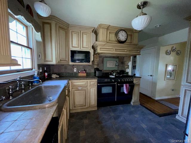 #2 photo, 468 N. Greene Ave, サフォーク郡 Lindenhurst , NY 11757