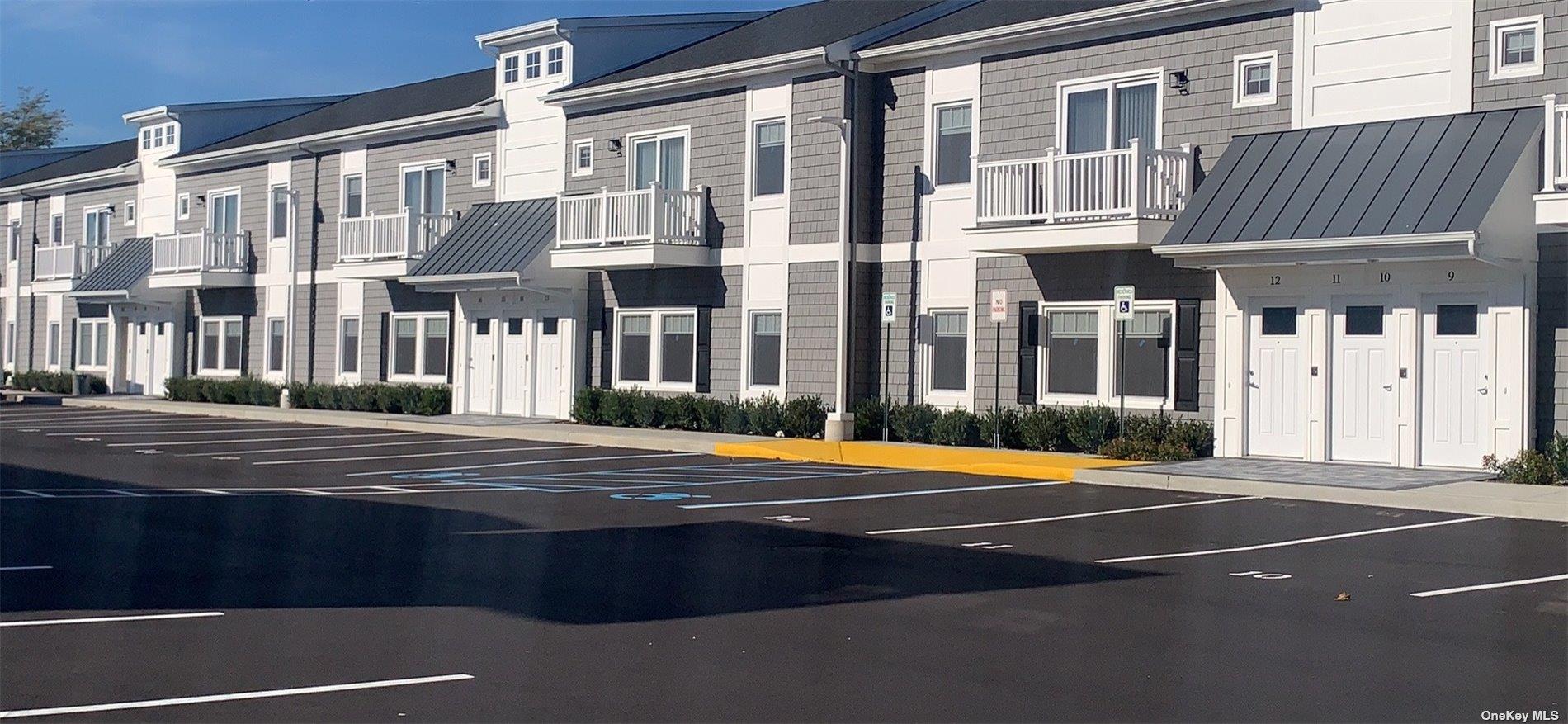 #1 photo, 515 Jackson Avenue, 東長島 Lindenhurst , NY 11757