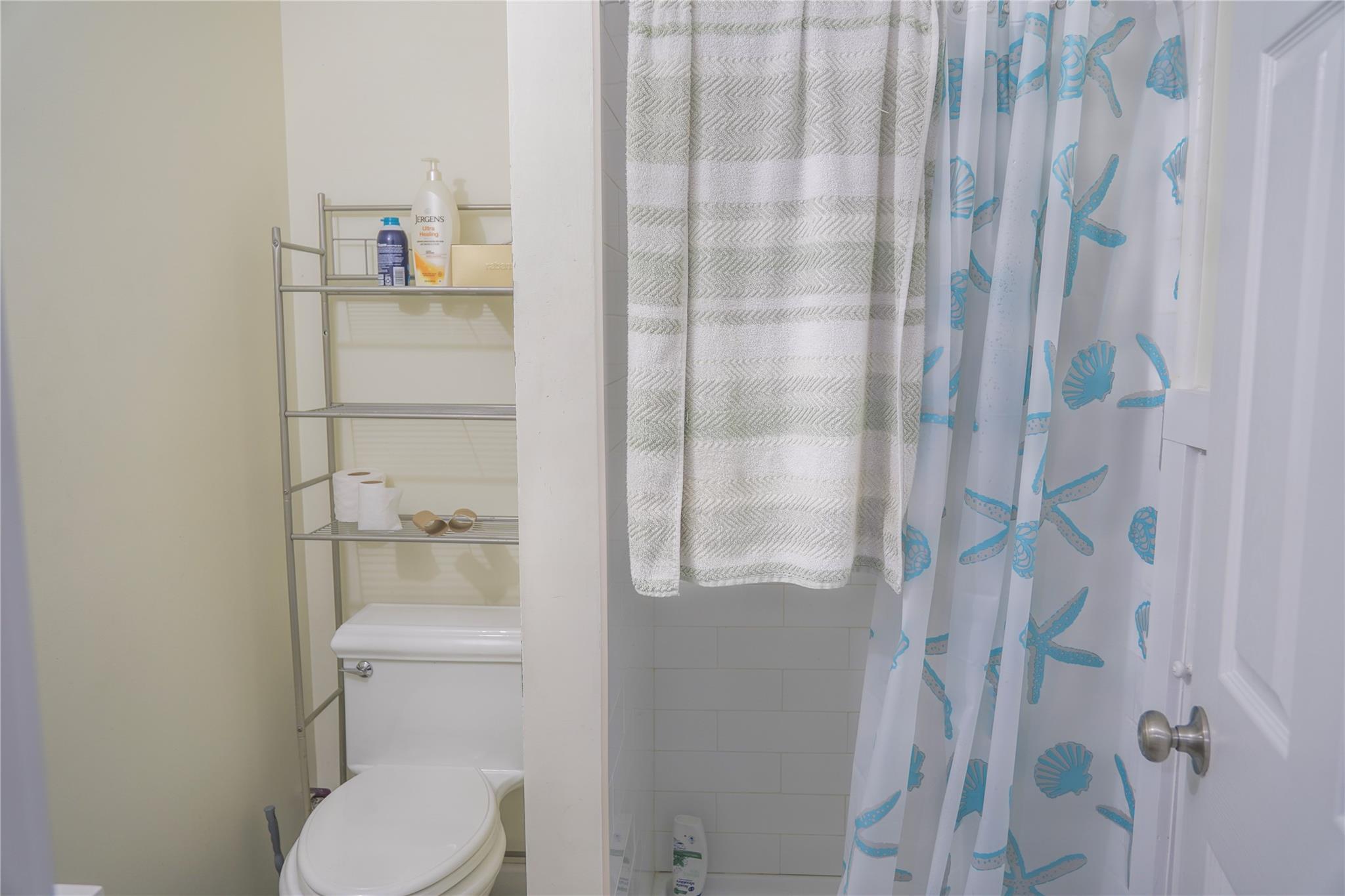 #12 photo, 172 Hampton Avenue, Mastic , NY 11950