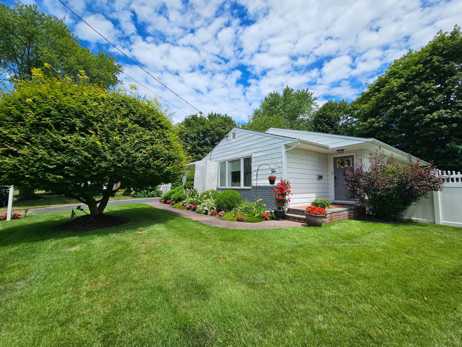 #1 photo, 10  grace park dr, 東長島 康马克 Commack , NY 11725