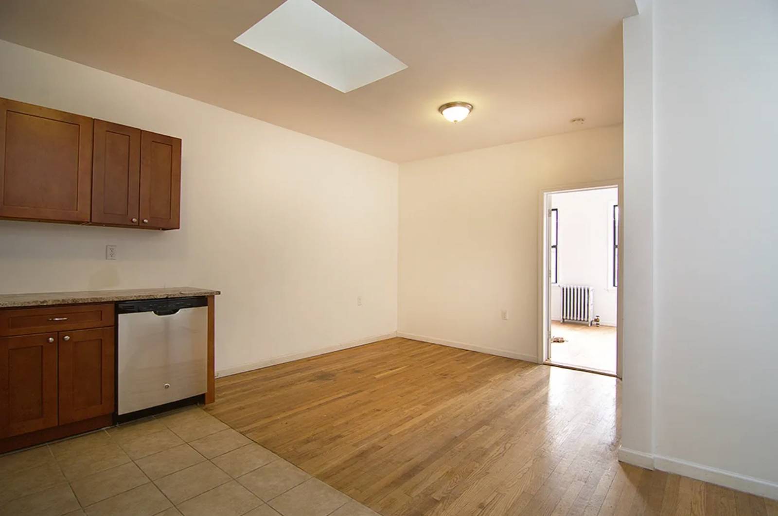 #6 photo, 855 Wyckoff Avenue, クイーンズ区 Ridgewood , NY 11385