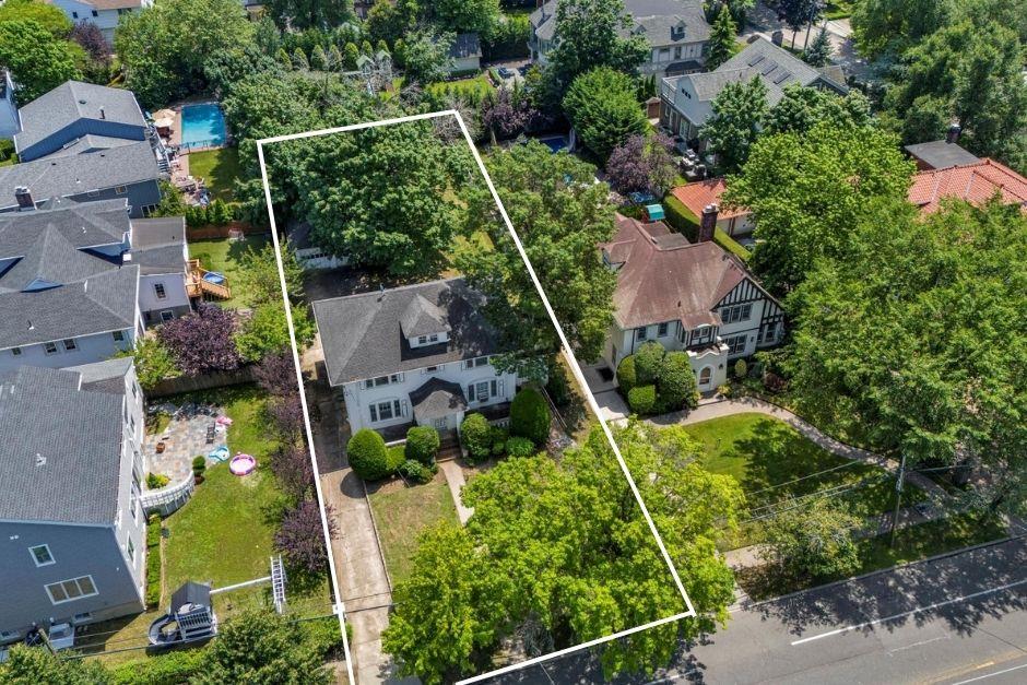 #1 photo, 115 Central Avenue, Lawrence , NY 11559