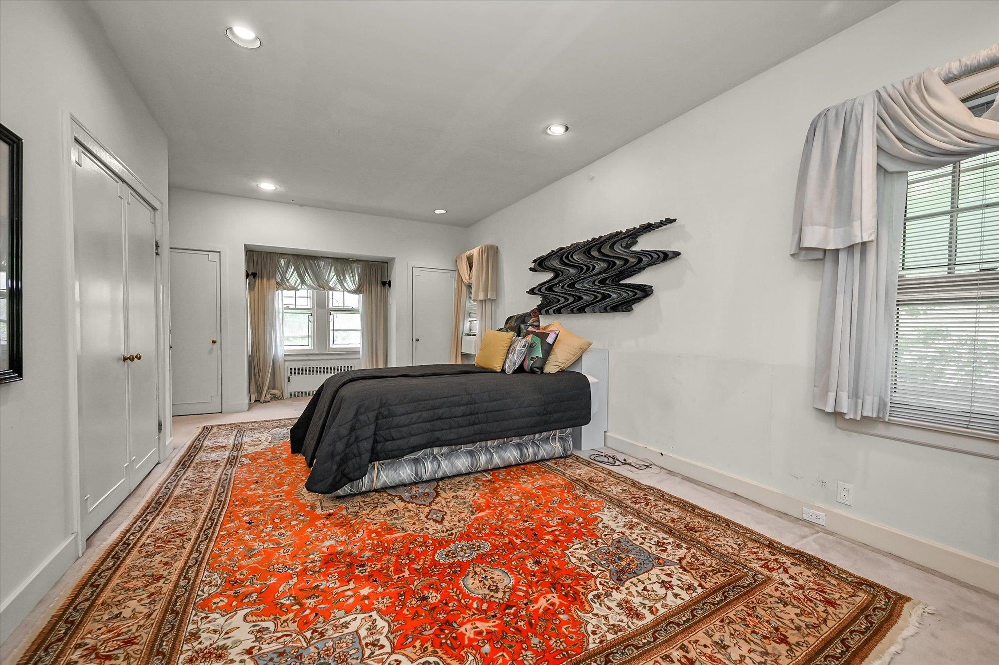 #10 photo, 115 Central Avenue, Lawrence , NY 11559