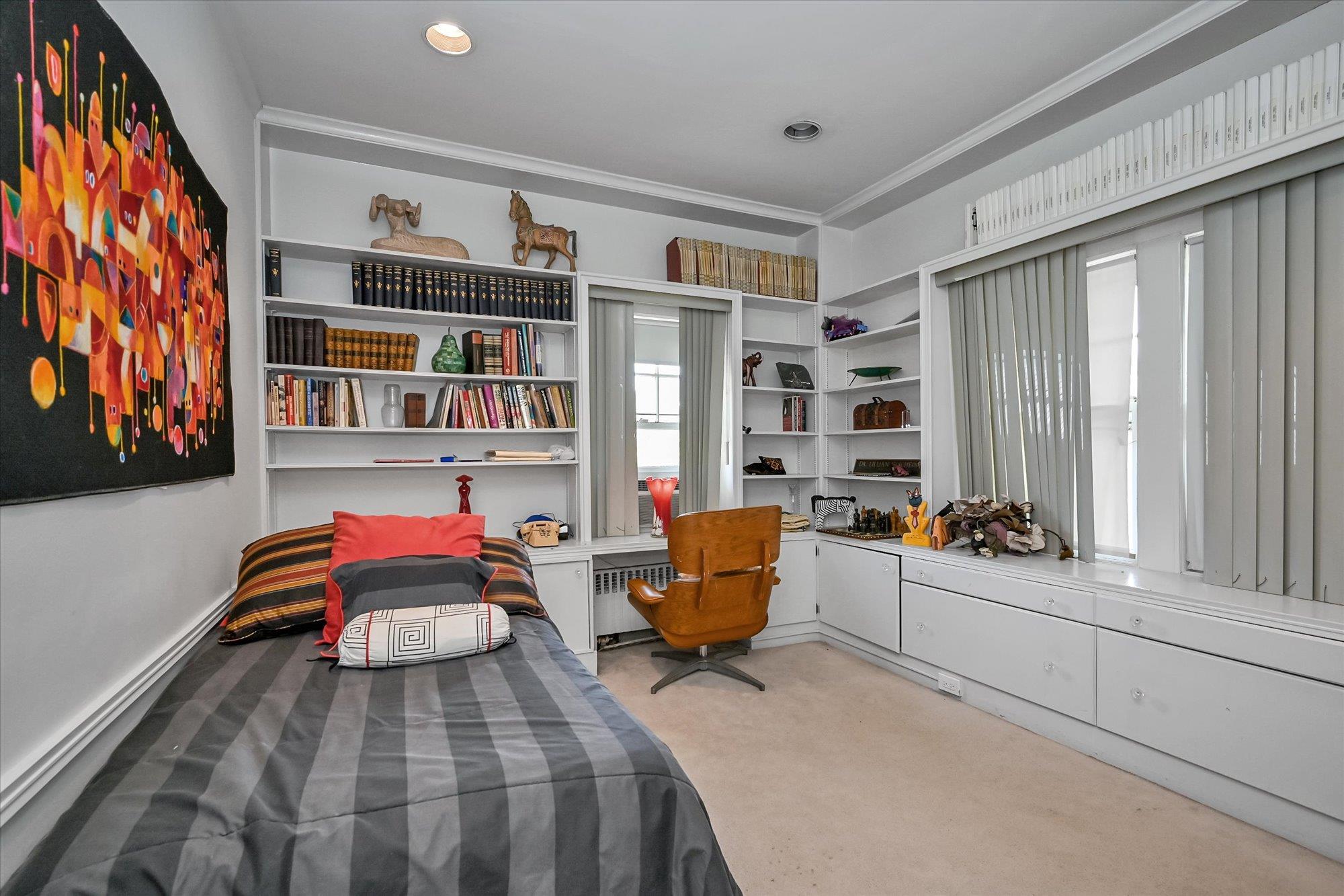 #12 photo, 115 Central Avenue, Lawrence , NY 11559