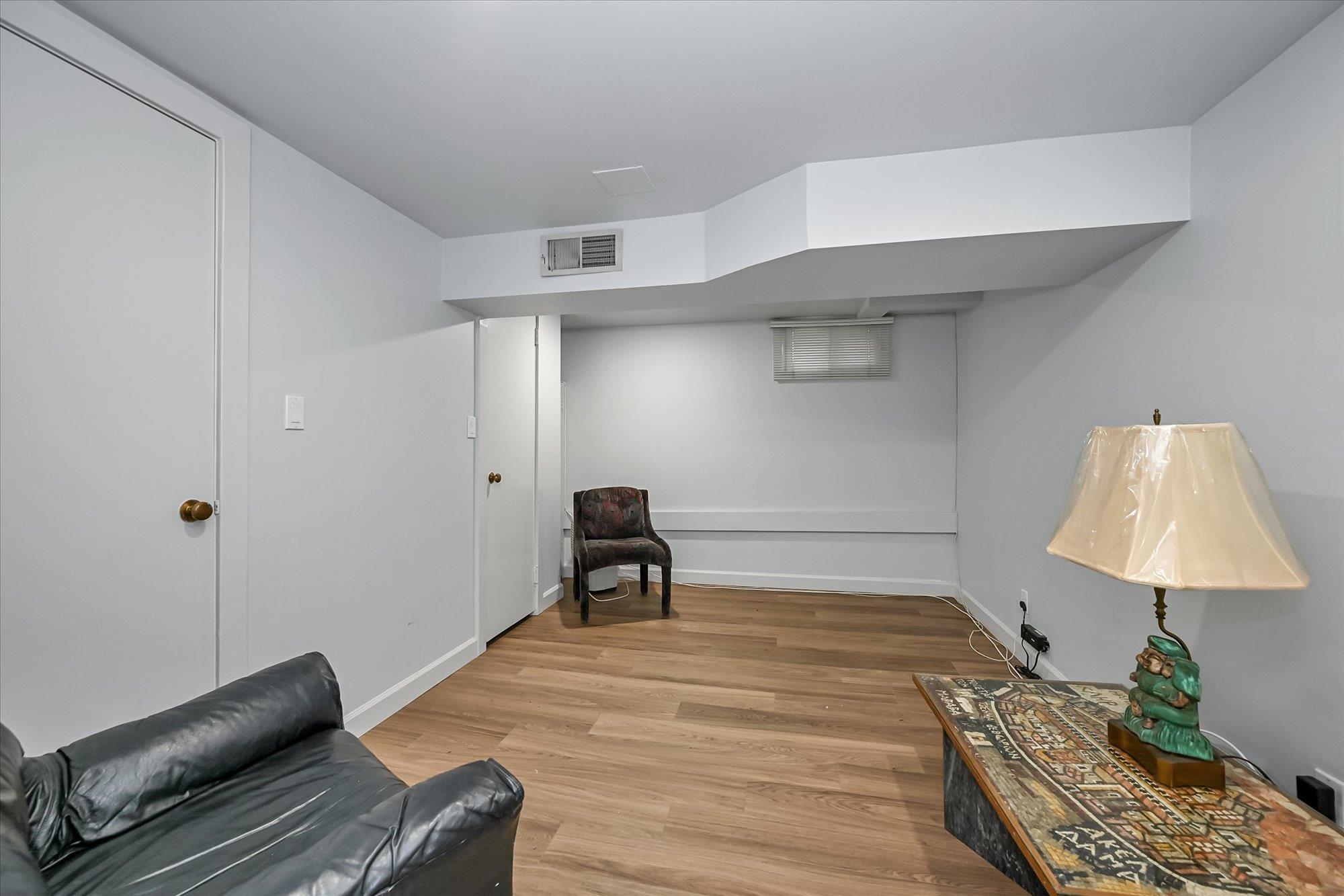 #18 photo, 115 Central Avenue, Lawrence , NY 11559