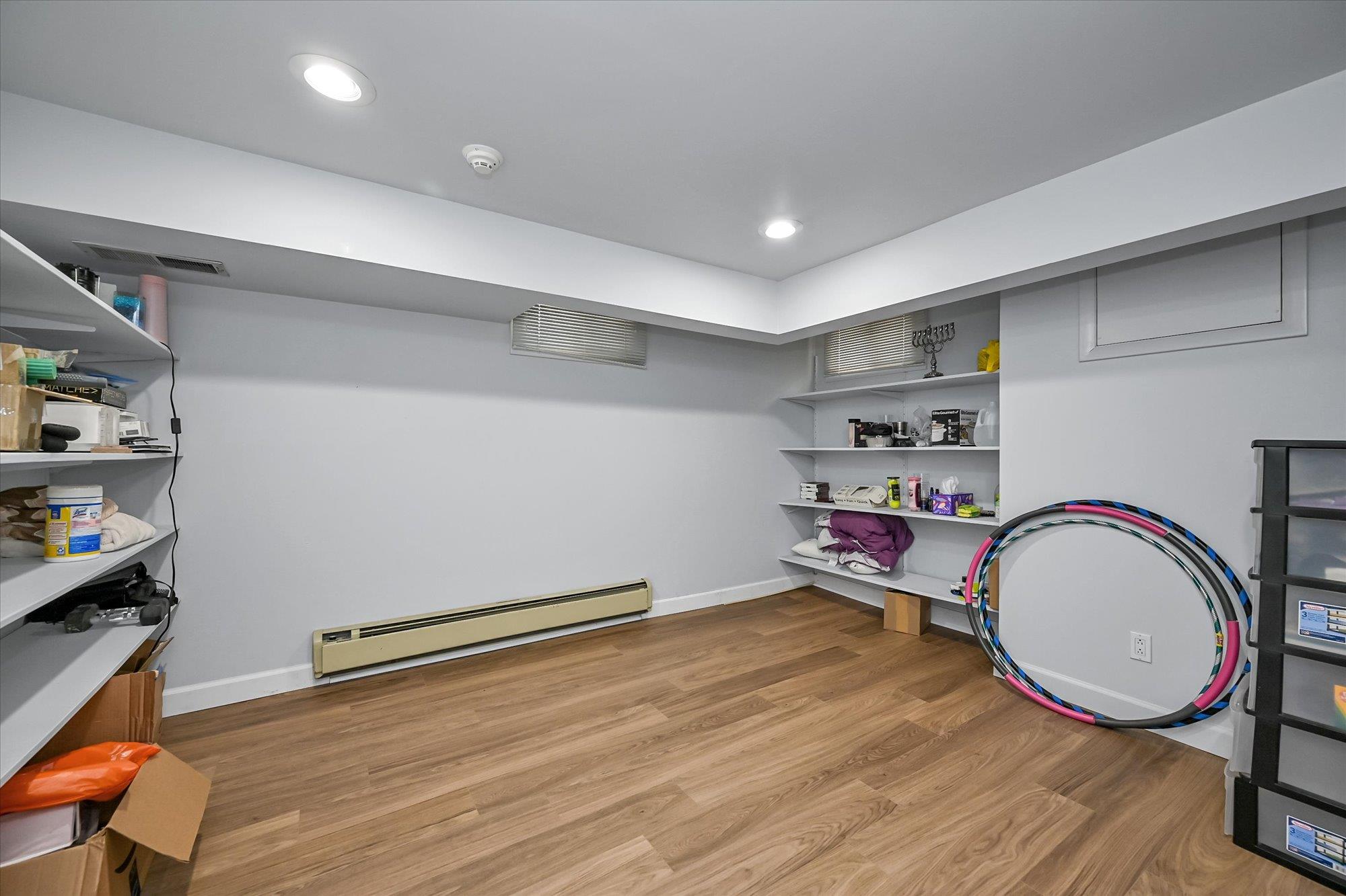 #19 photo, 115 Central Avenue, Lawrence , NY 11559