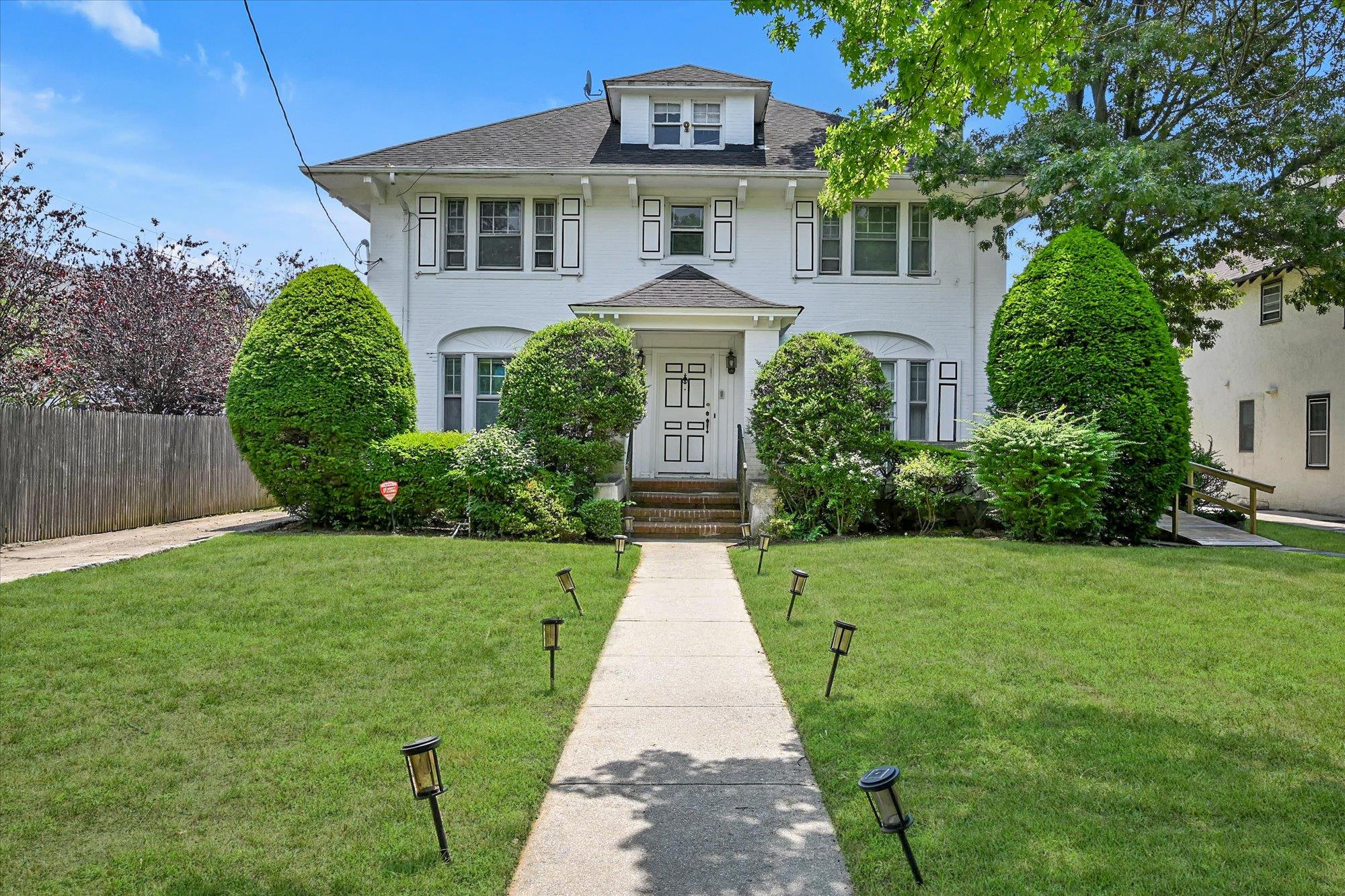 #2 photo, 115 Central Avenue, Lawrence , NY 11559