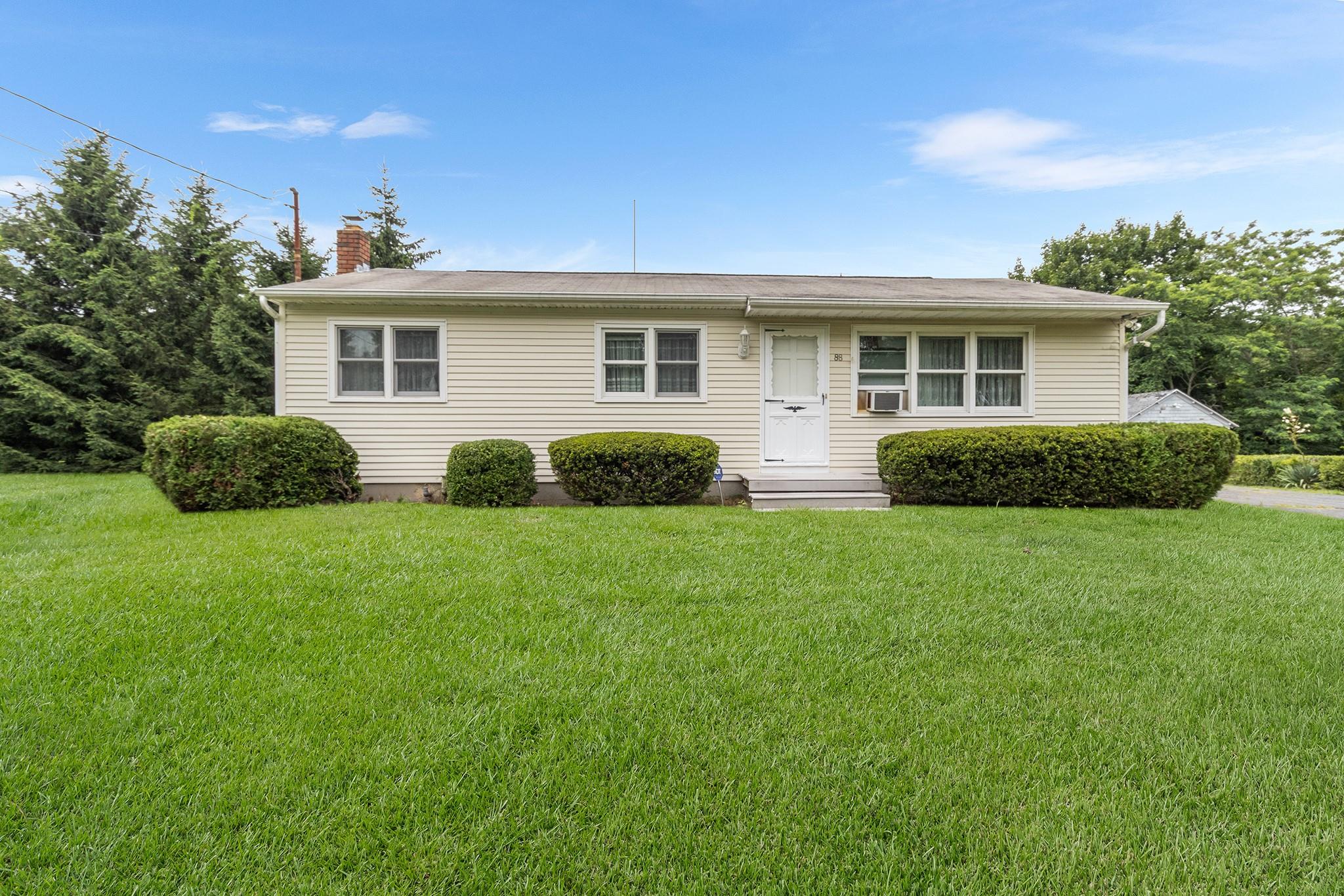 #1 photo, 88 Old Country Road, 東長島 汉普顿 East Quogue , NY 11942
