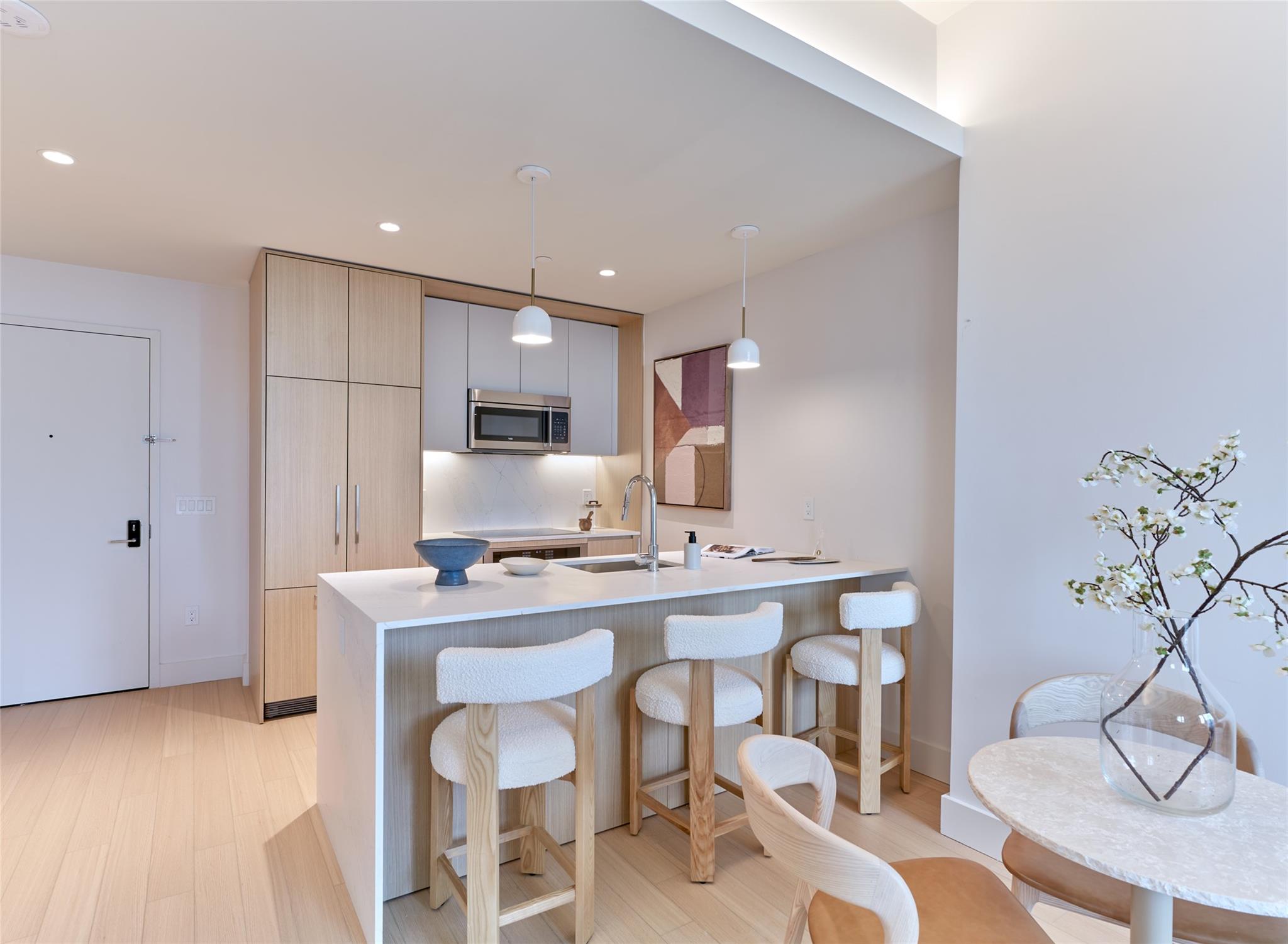 #2 photo, 33 Westchester Place, New Rochelle , NY 10801