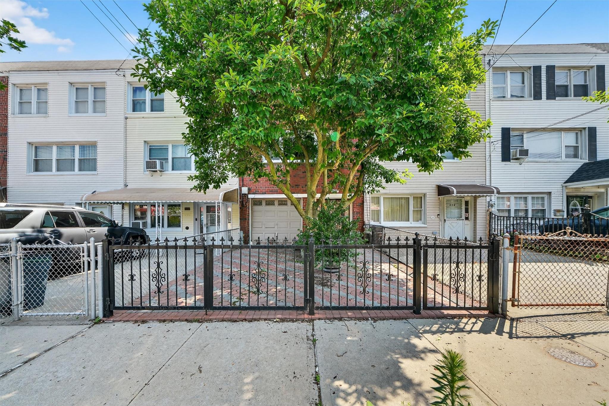 #1 photo, 230 Huntington Avenue, 布朗士 Bronx , NY 10465