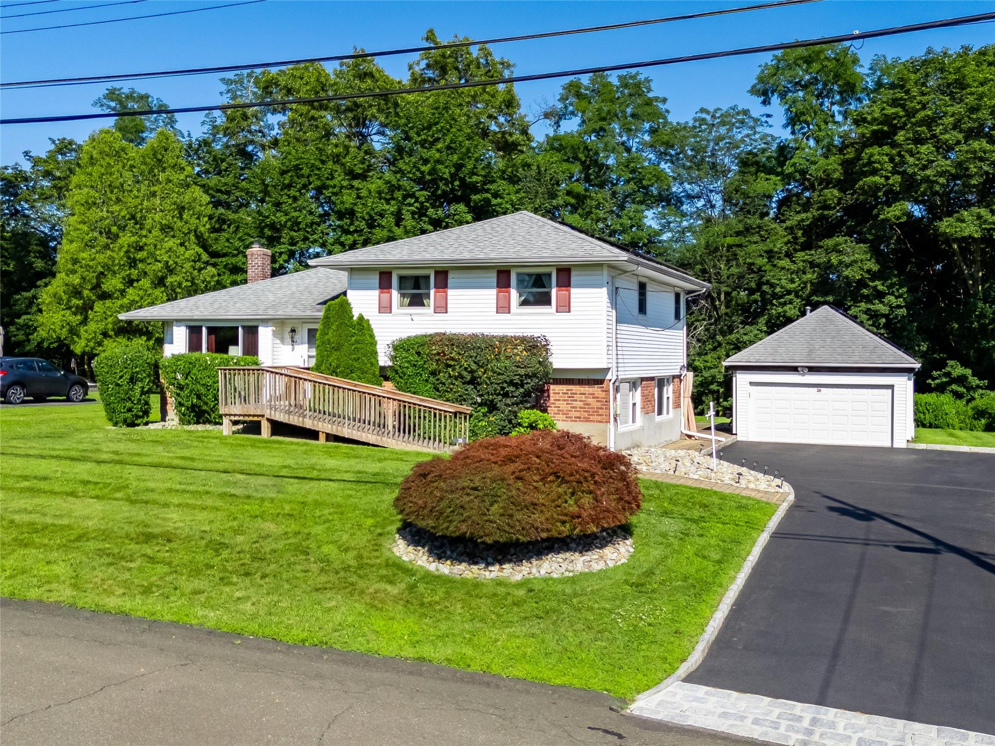 #1 photo, 28 Terrace Avenue, 紐約州 Nanuet , NY 10954