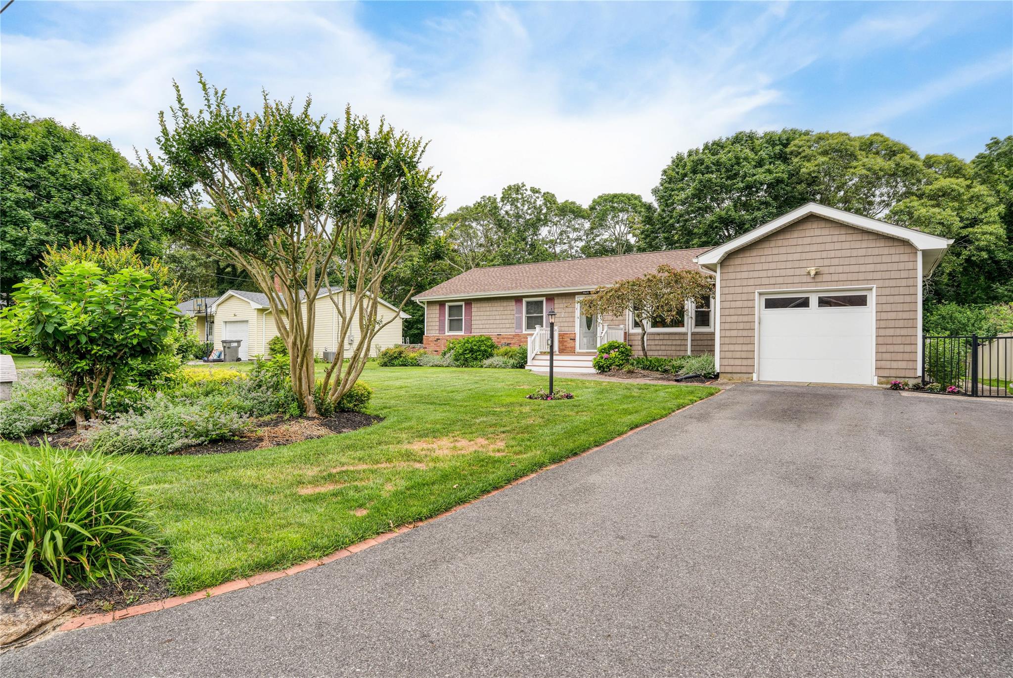 #1 photo, 7 Russell Road, Hampton Bays , NY 11946