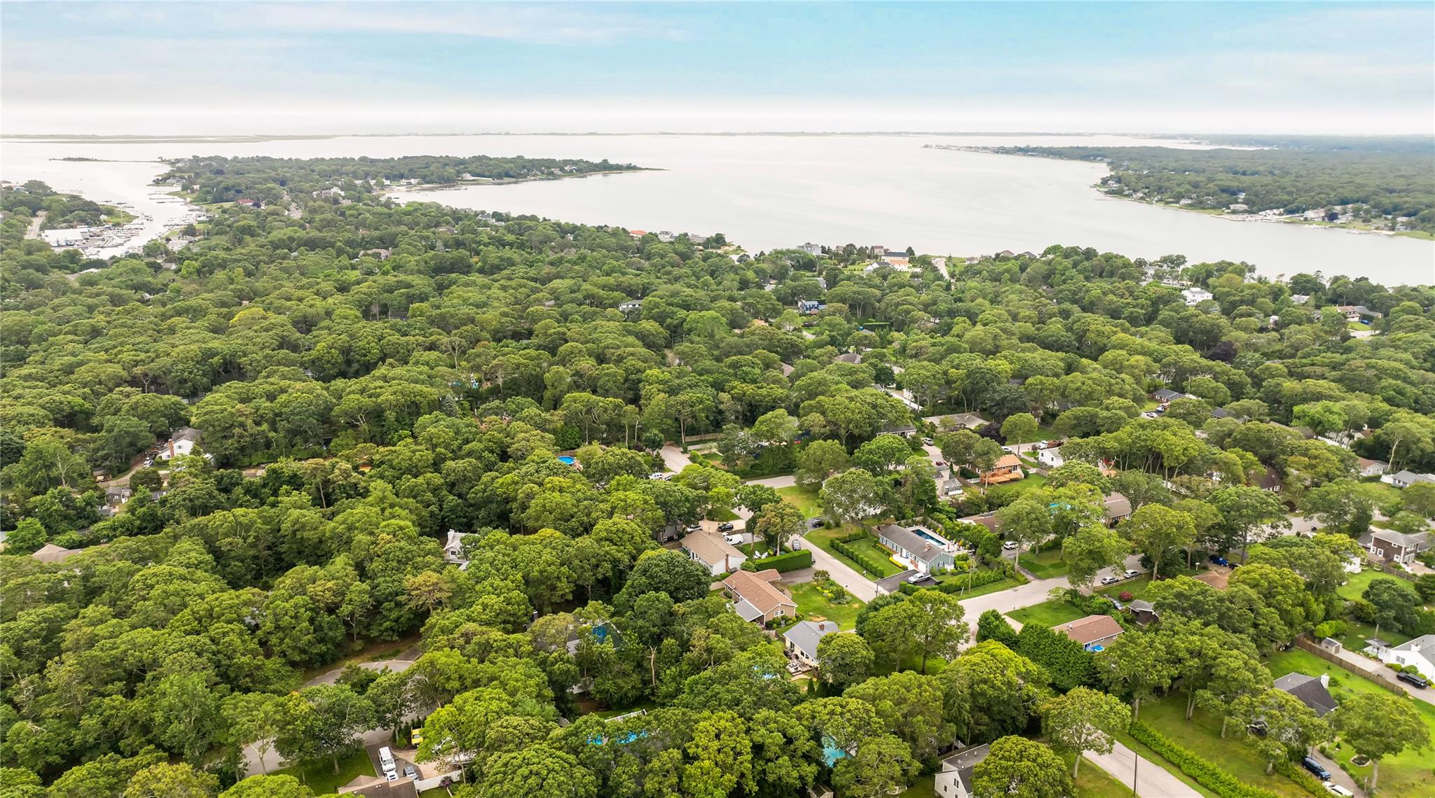 #16 photo, 7 Russell Road, 東長島 汉普顿 Hampton Bays , NY 11946