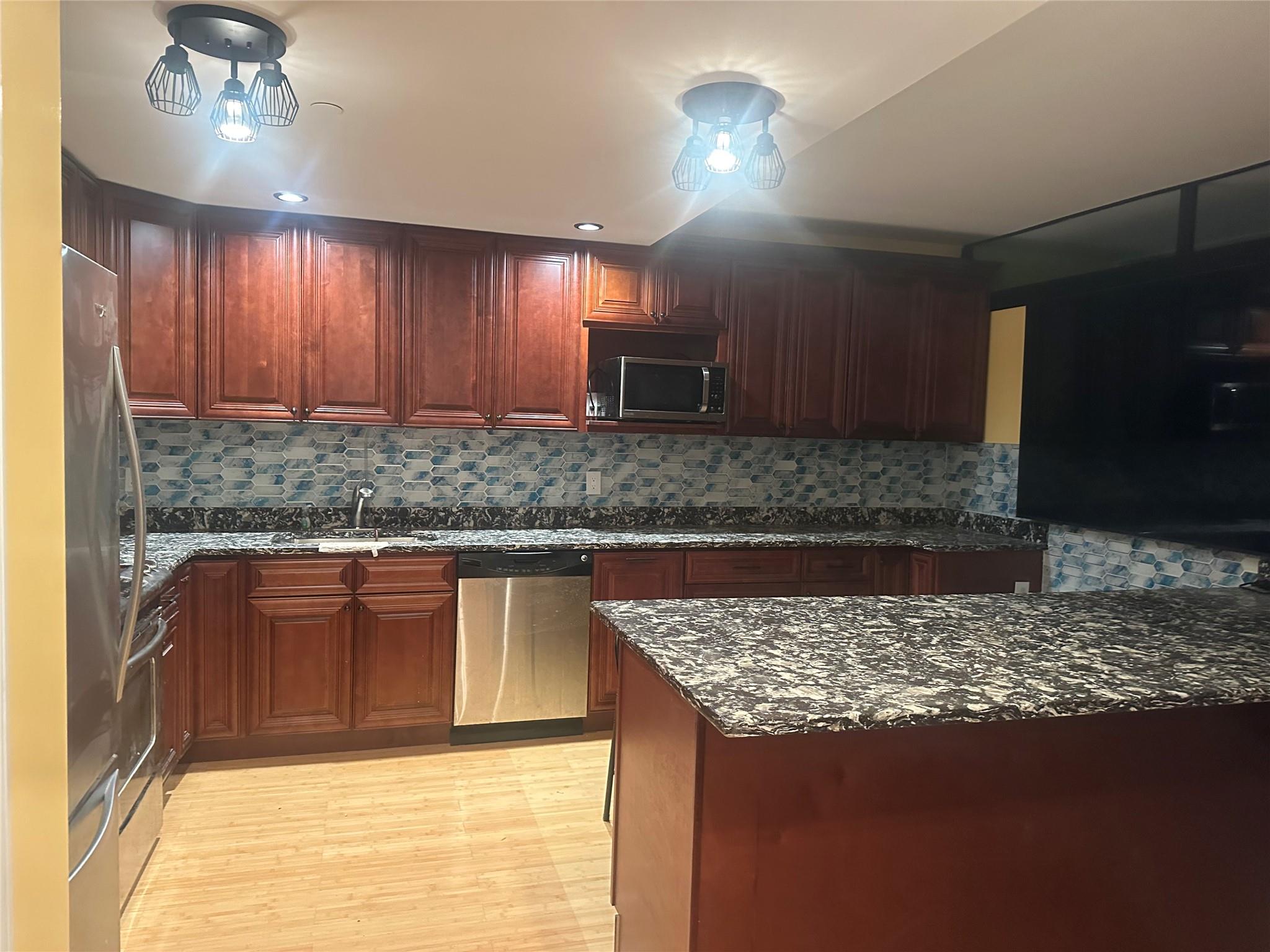 #2 photo, 112-02 Northern Boulevard, クイーンズ区 Corona , NY 11368