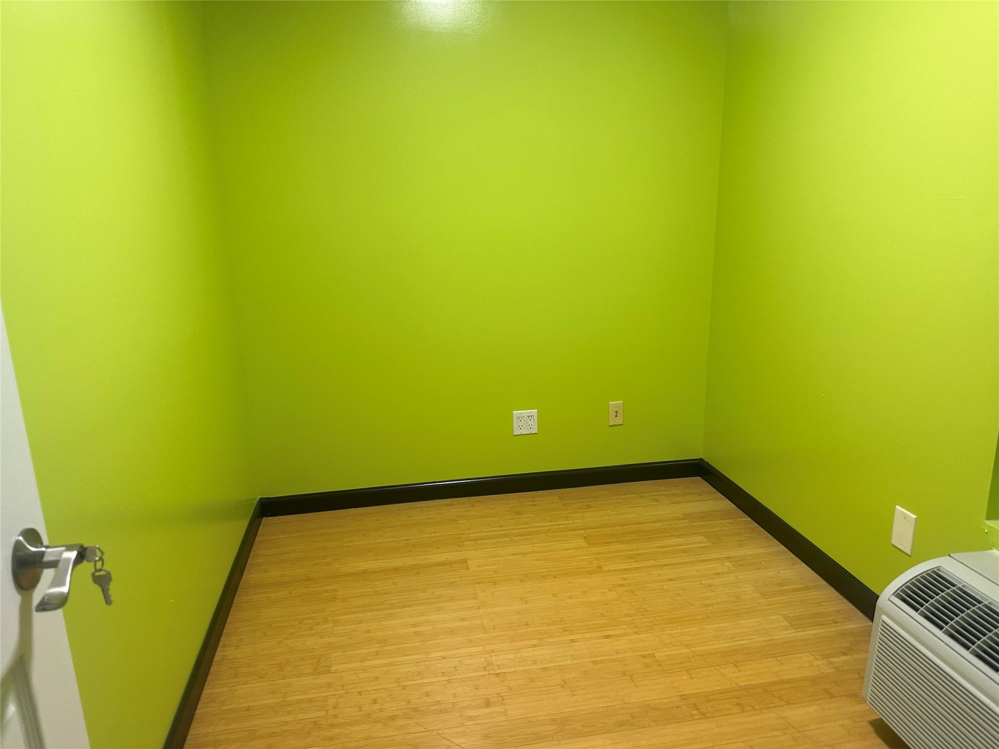 #5 photo, 112-02 Northern Boulevard, クイーンズ区 Corona , NY 11368