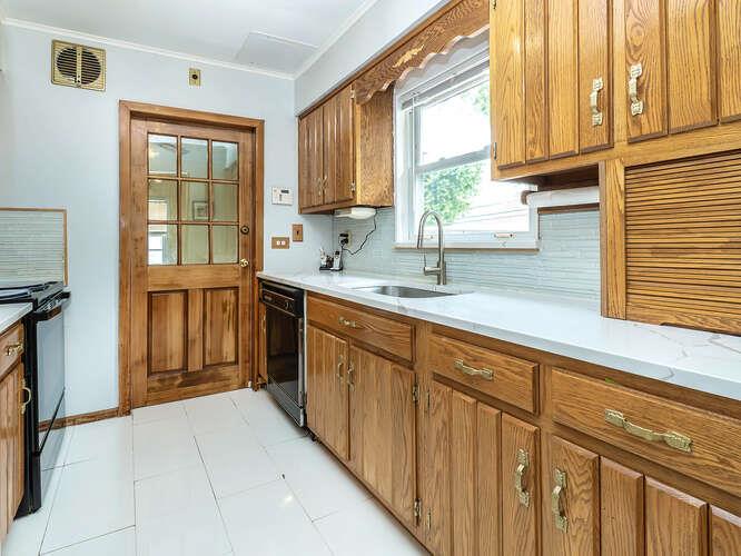 #11 photo, 779 Summer Avenue, Uniondale , NY 11553