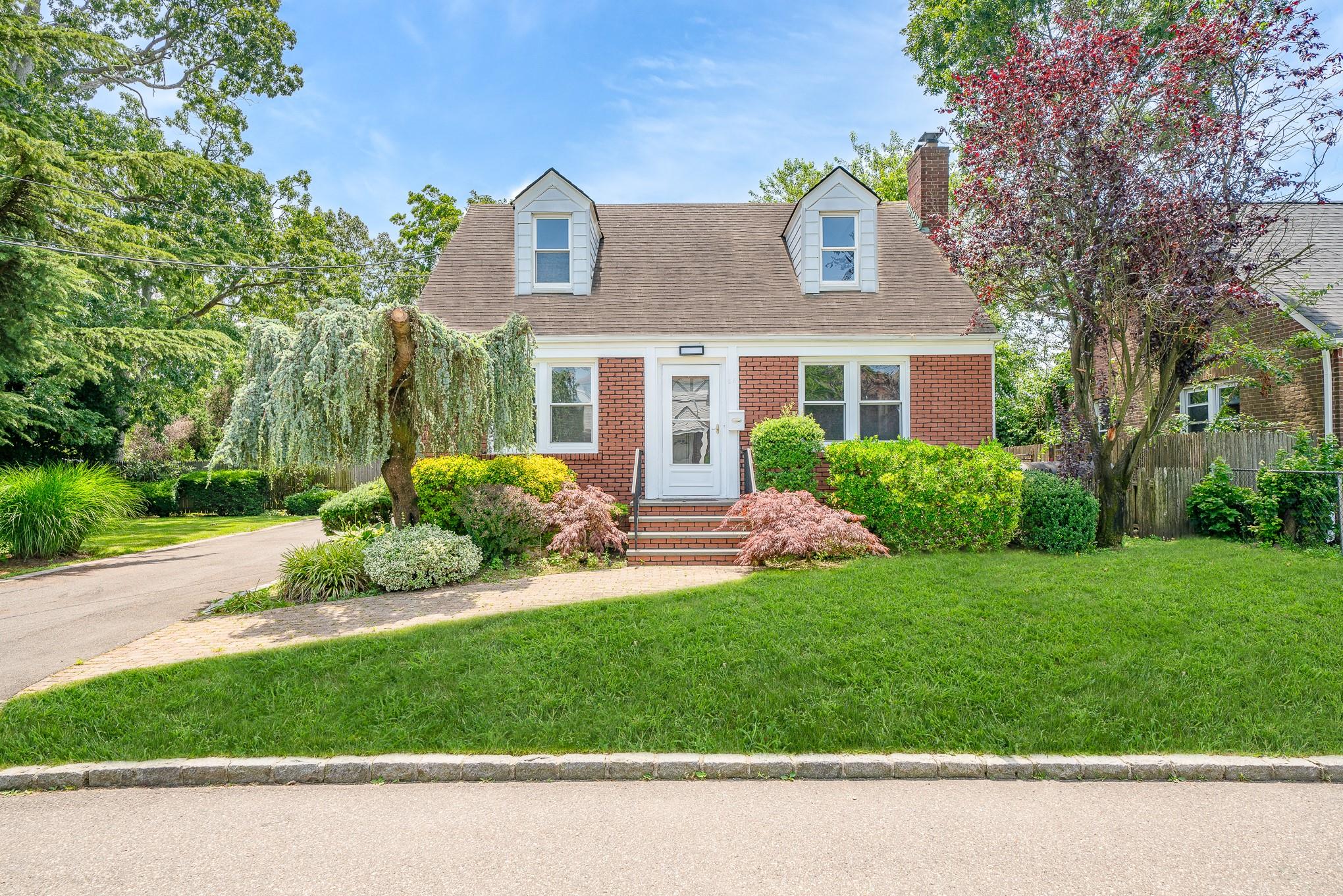 #1 photo, 25 Korol Street, 東長島 海湾 Bay Shore , NY 11706