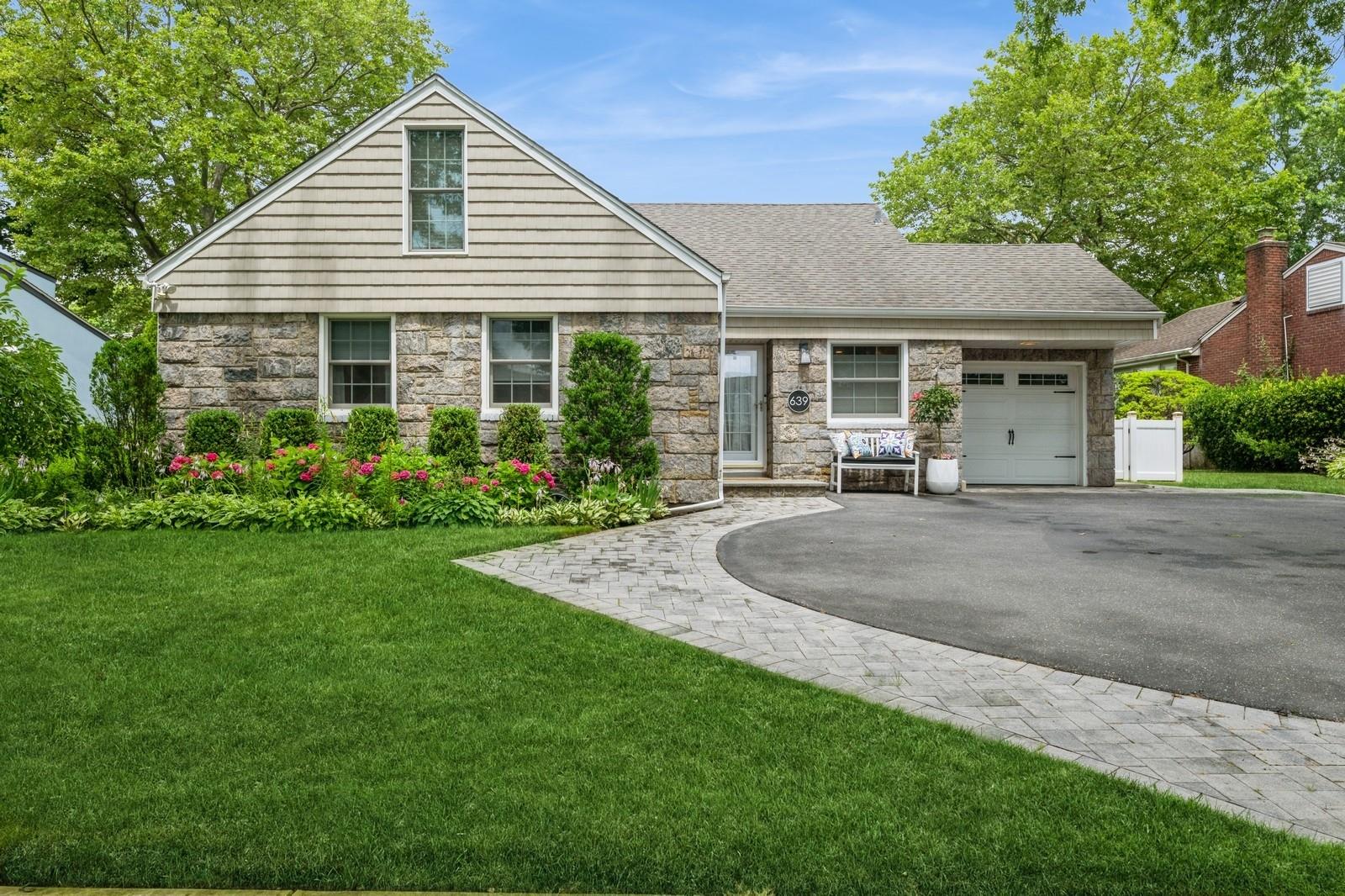 #1 photo, 639 Lakeview Avenue, 長島 Rockville Centre , NY 11570