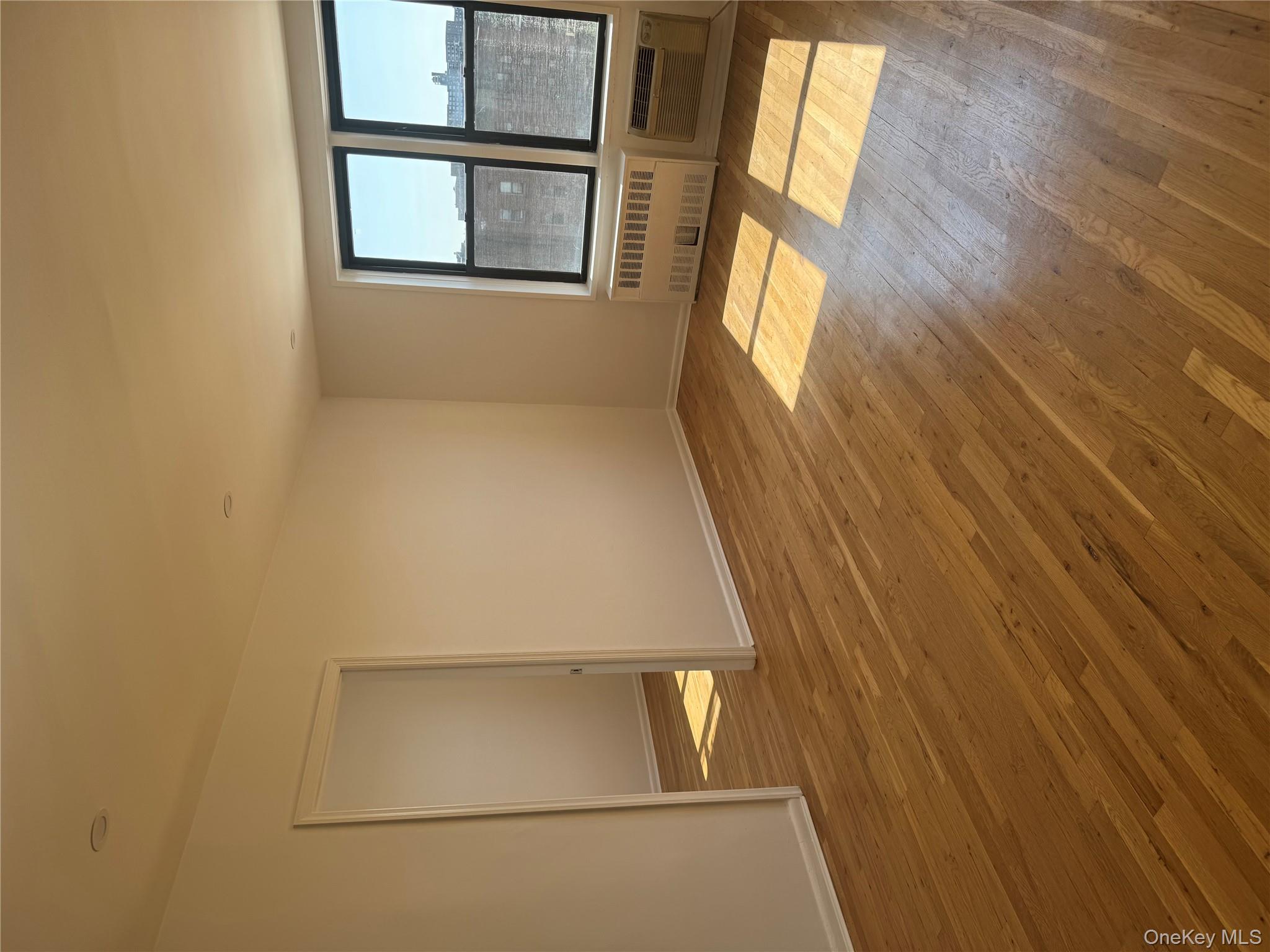 #15 photo, 6550 Wetherole Street, クイーンズ区 Rego Park , NY 11374