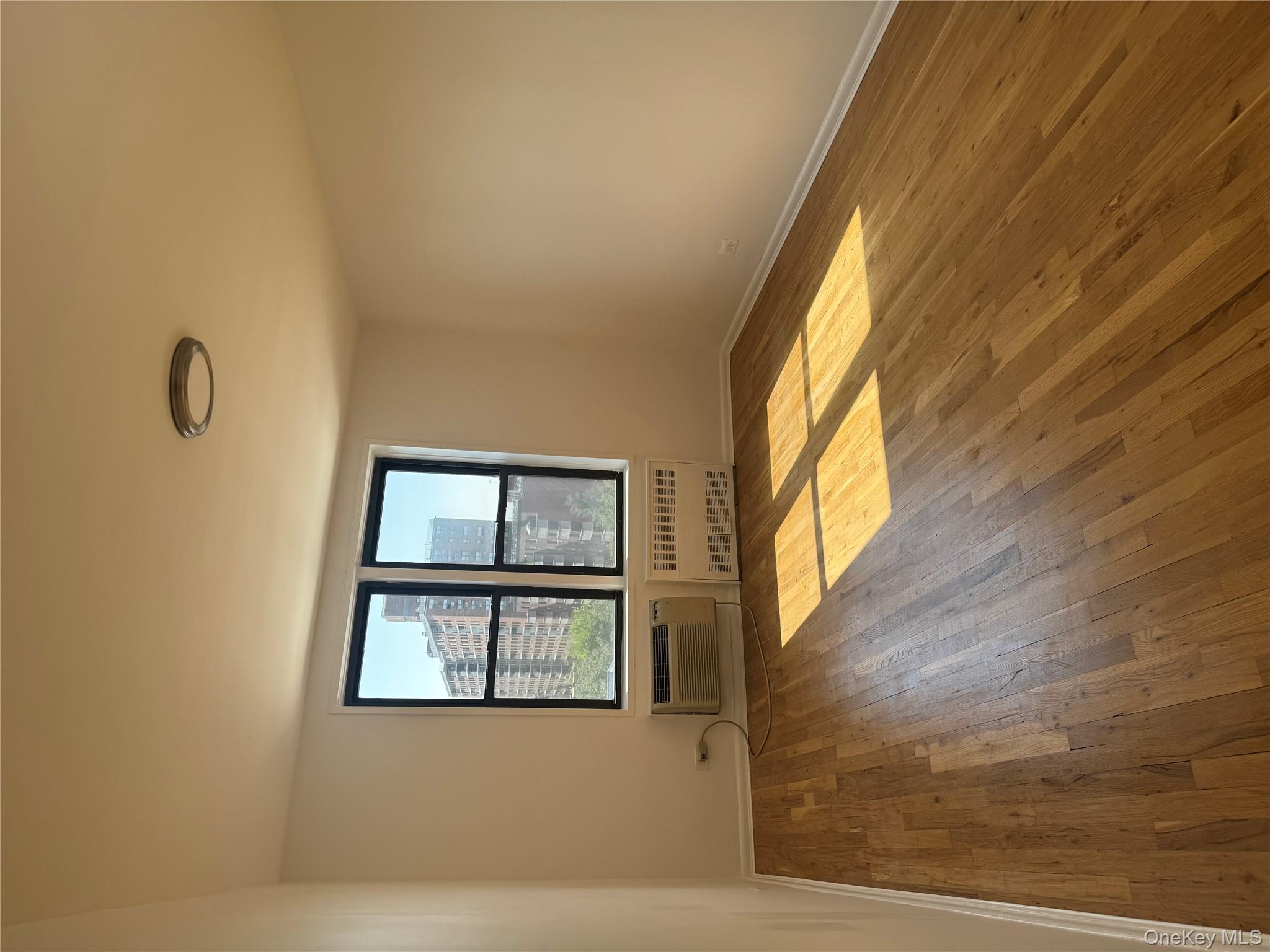 #8 photo, 6550 Wetherole Street, クイーンズ区 Rego Park , NY 11374