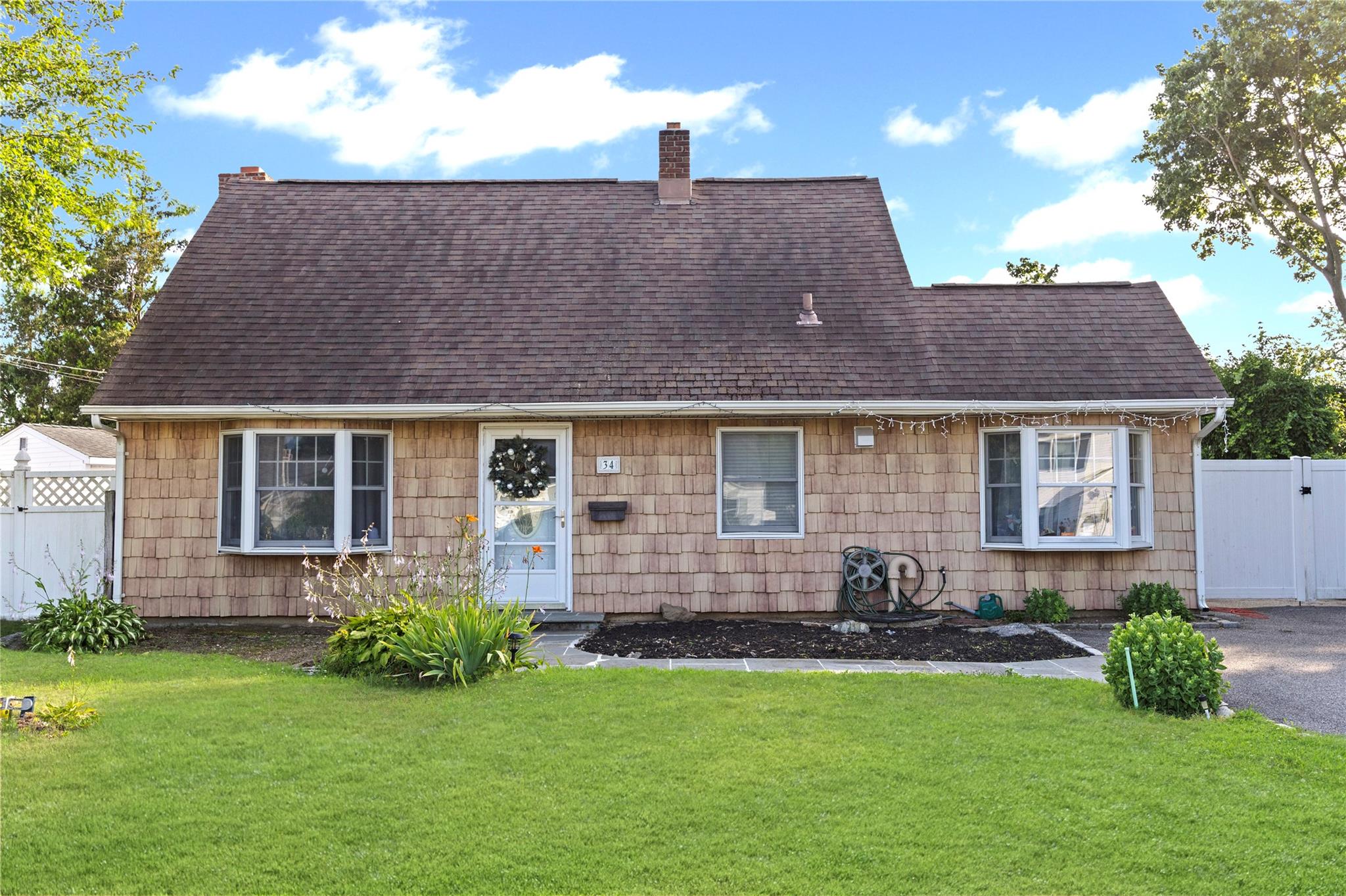 #1 photo, 34 Mill Lane, 長島 Levittown , NY 11756