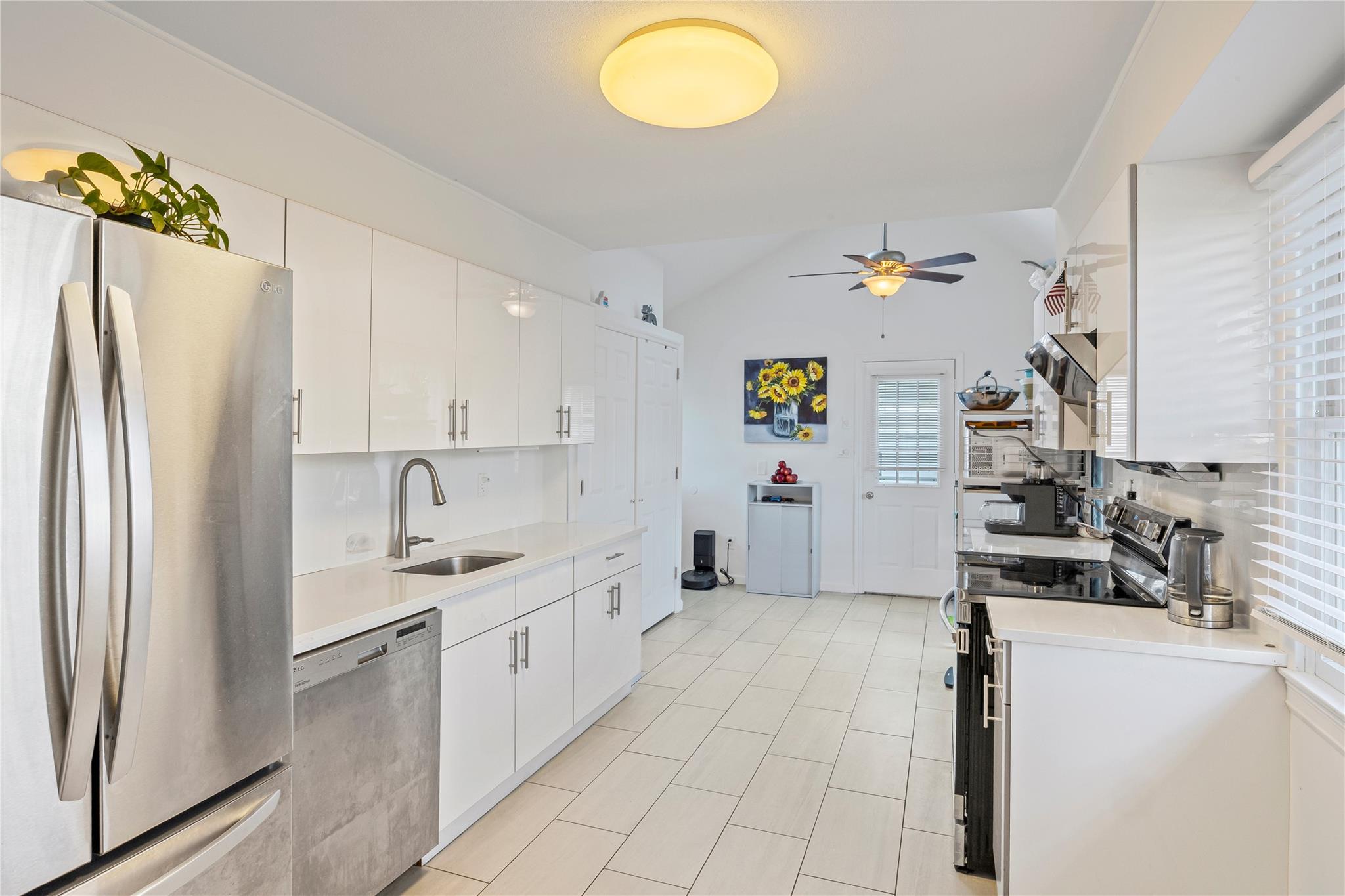 #11 photo, 34 Mill Lane, Levittown , NY 11756