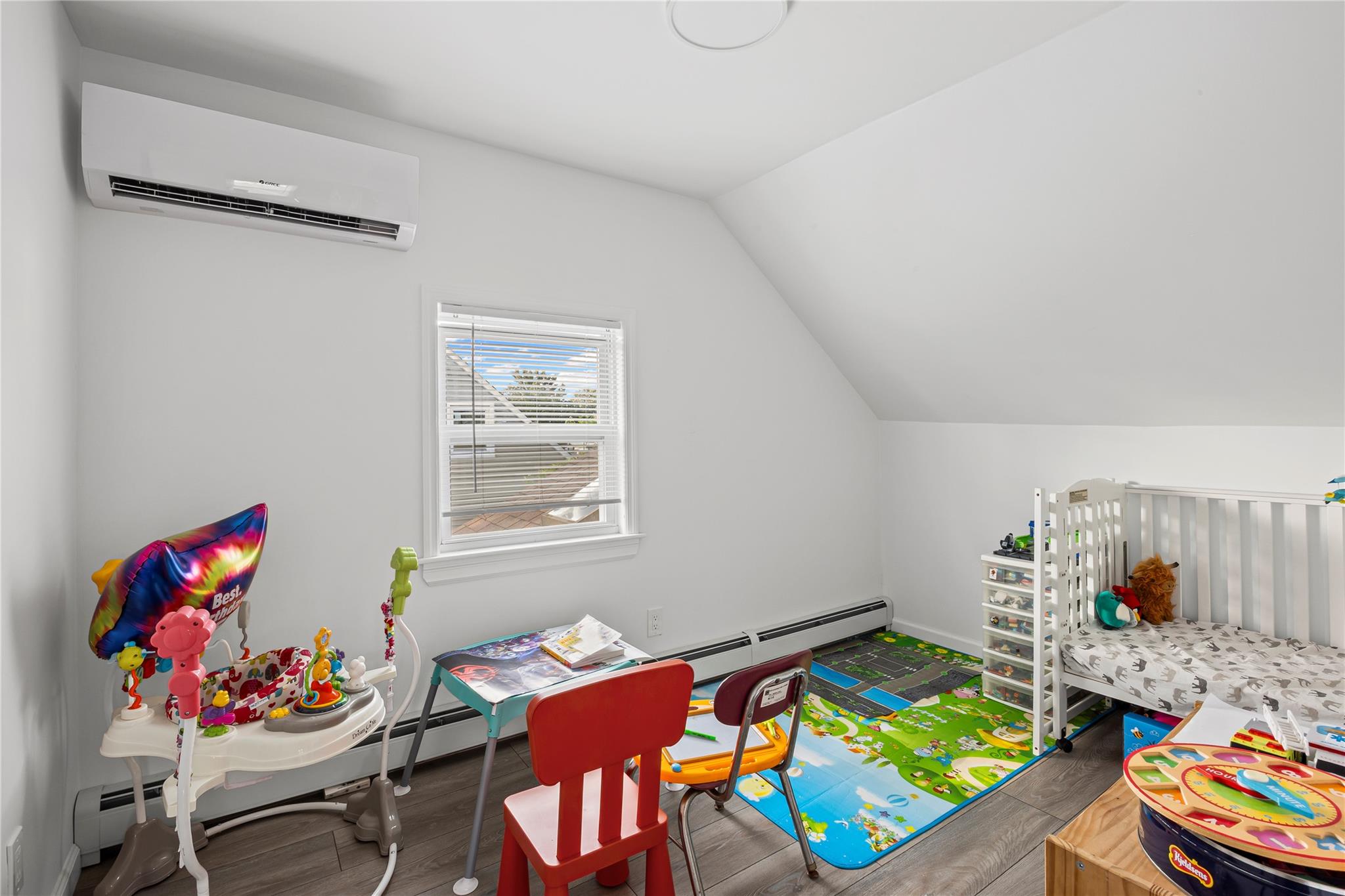 #15 photo, 34 Mill Lane, Levittown , NY 11756