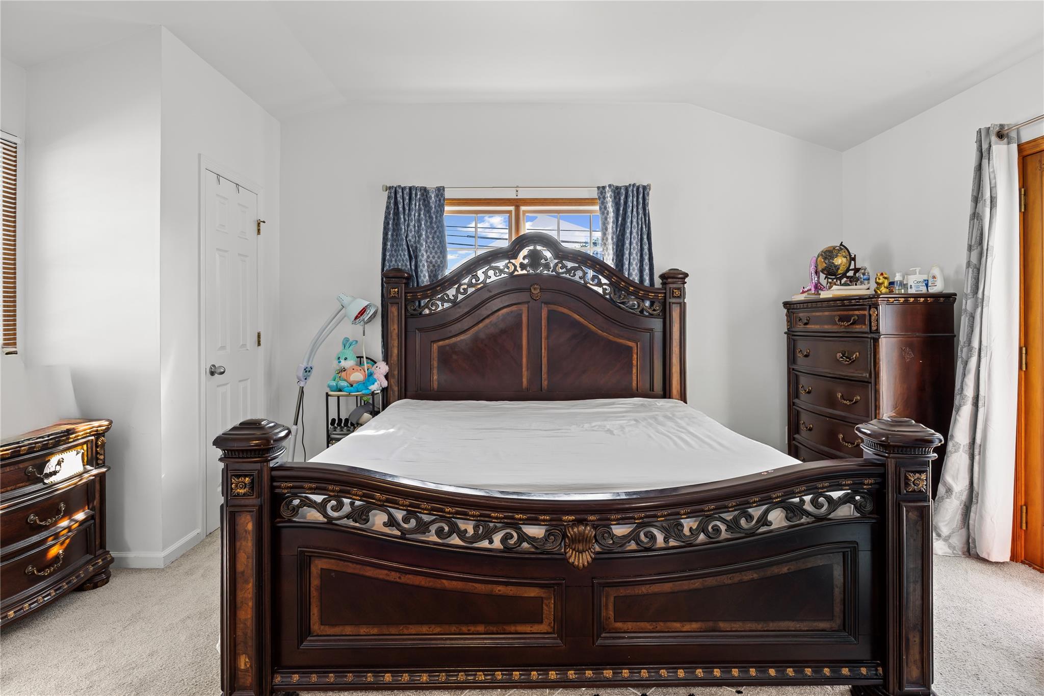 #16 photo, 34 Mill Lane, Levittown , NY 11756