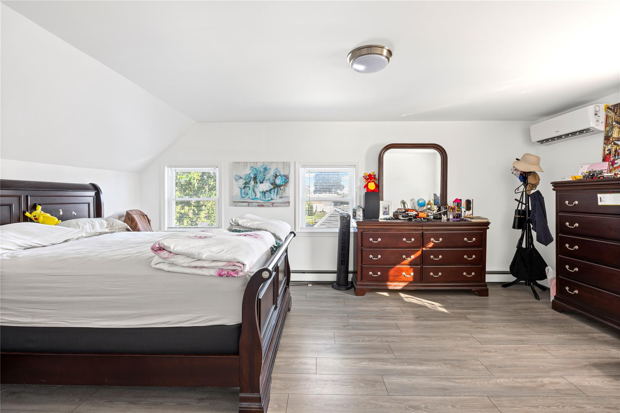 #18 photo, 34 Mill Lane, Levittown , NY 11756