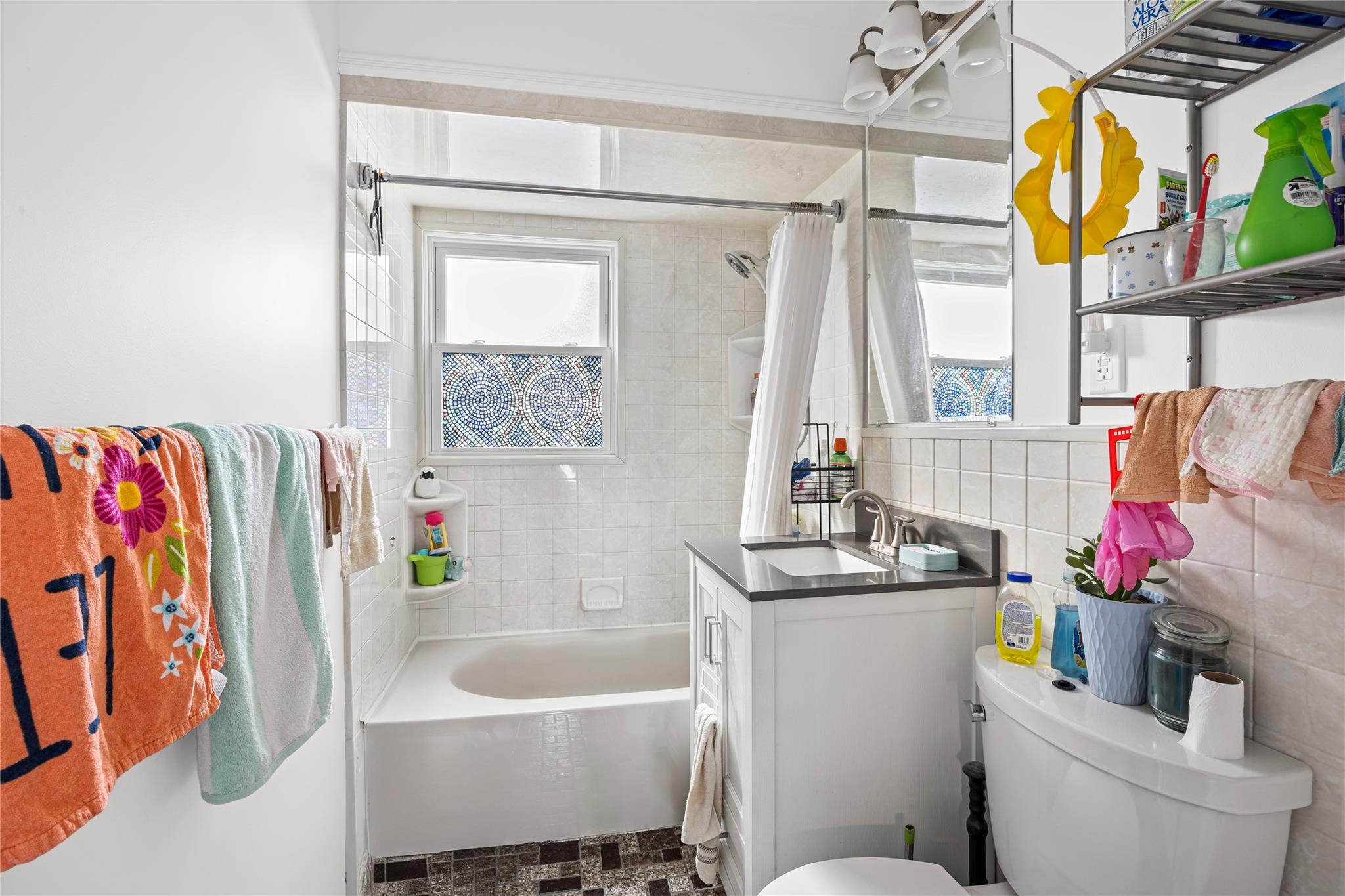 #9 photo, 34 Mill Lane, Levittown , NY 11756