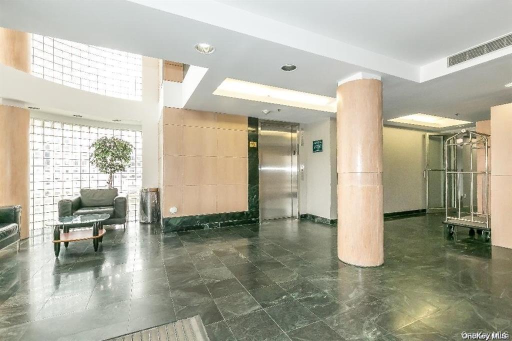 #3 photo, 88 Cuttermill Road, ナッソー郡 Great Neck , NY 11021